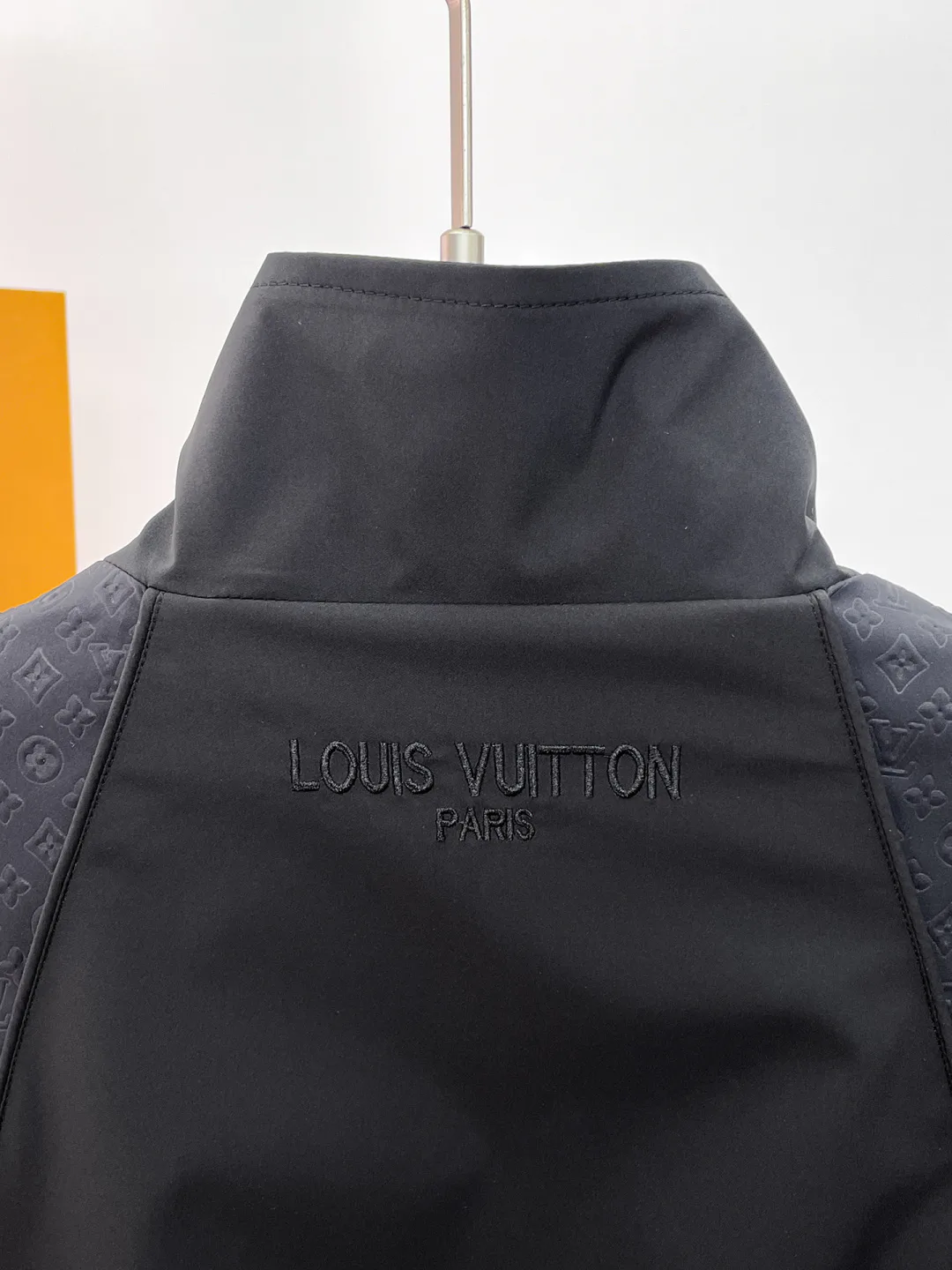 Men's Jackets And Down Jackets LOUIS VUITTON 17966740