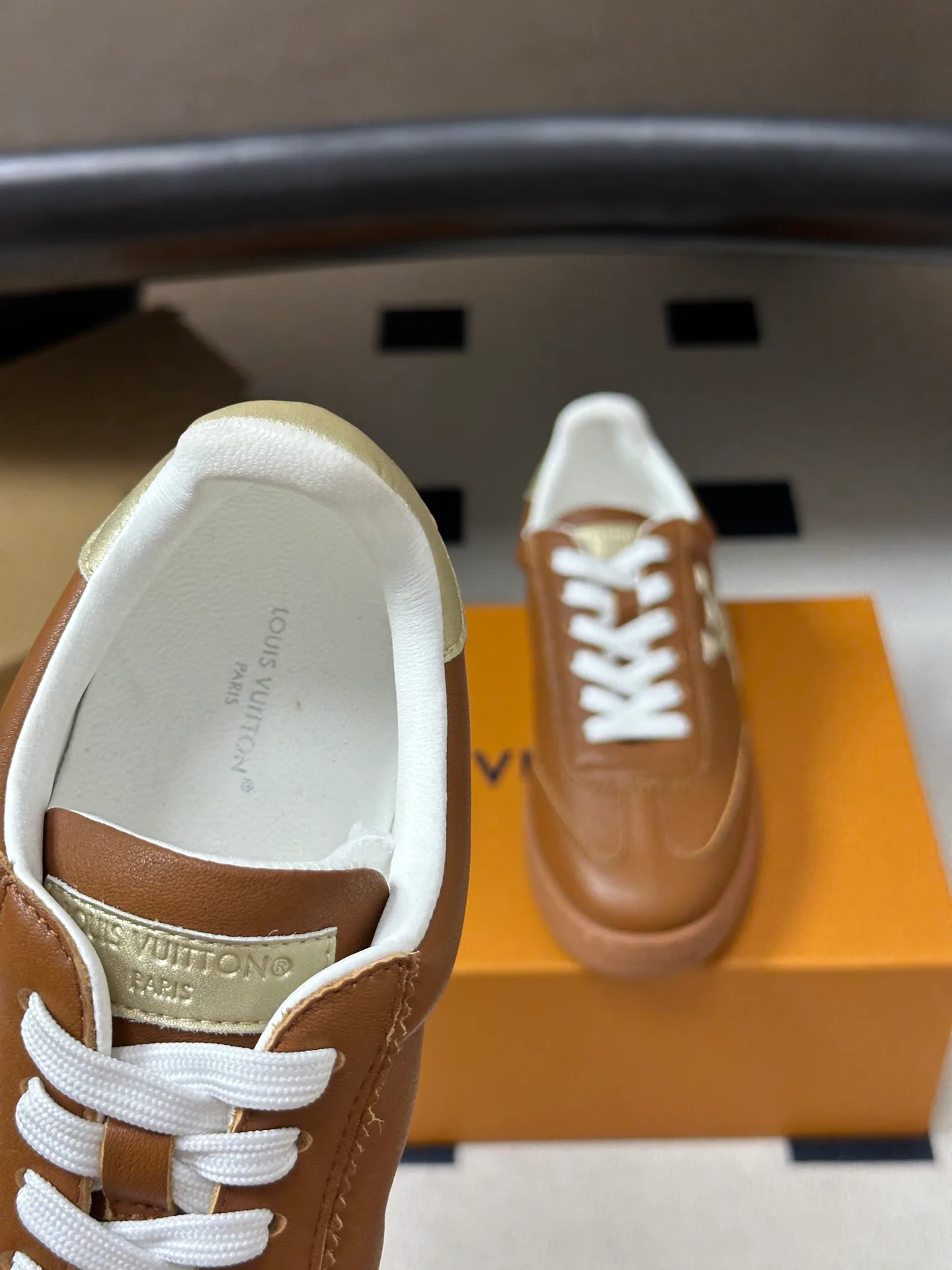 Women's Sneakers LOUIS VUITTON 18340952