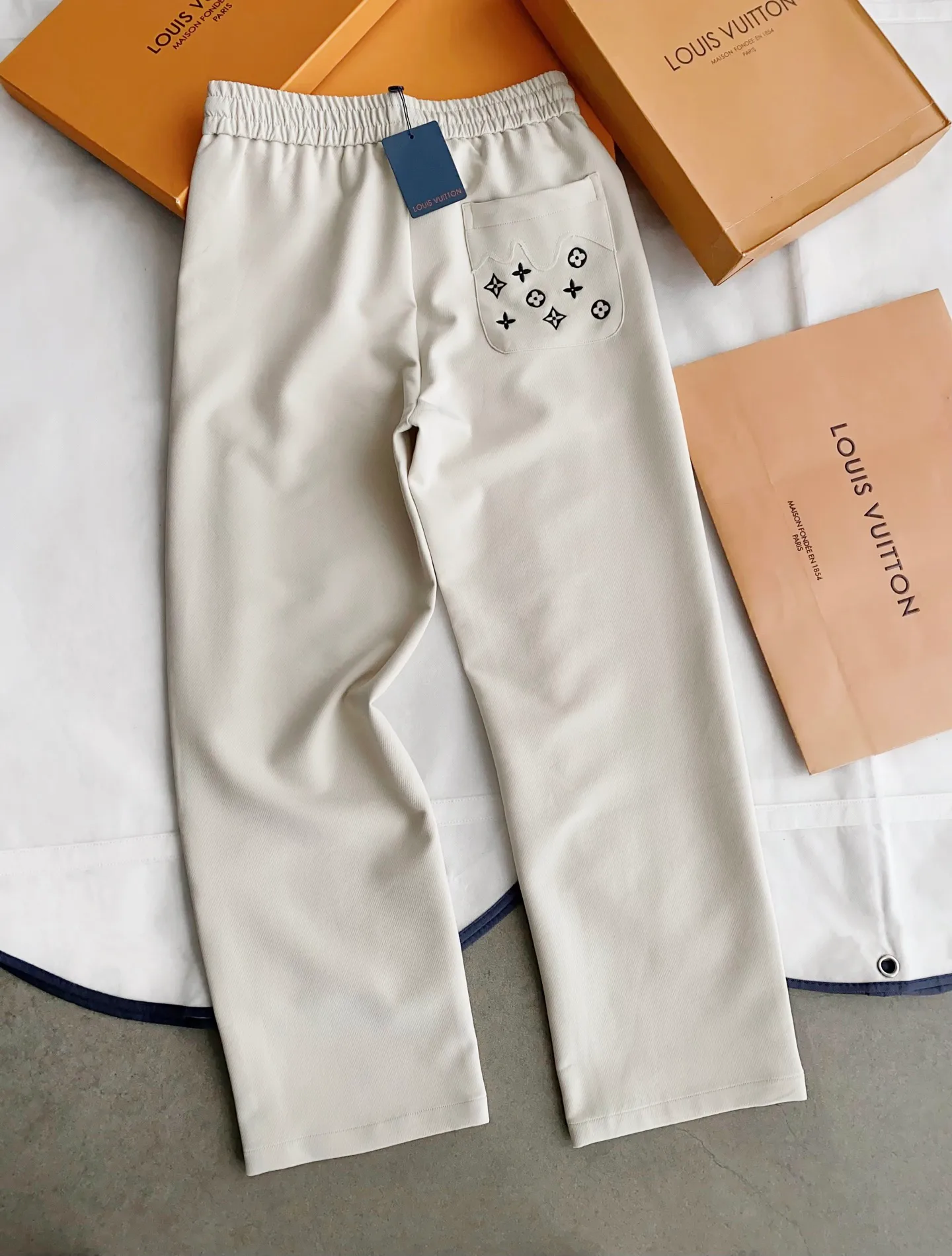 Men's Trousers LOUIS VUITTON 18469101