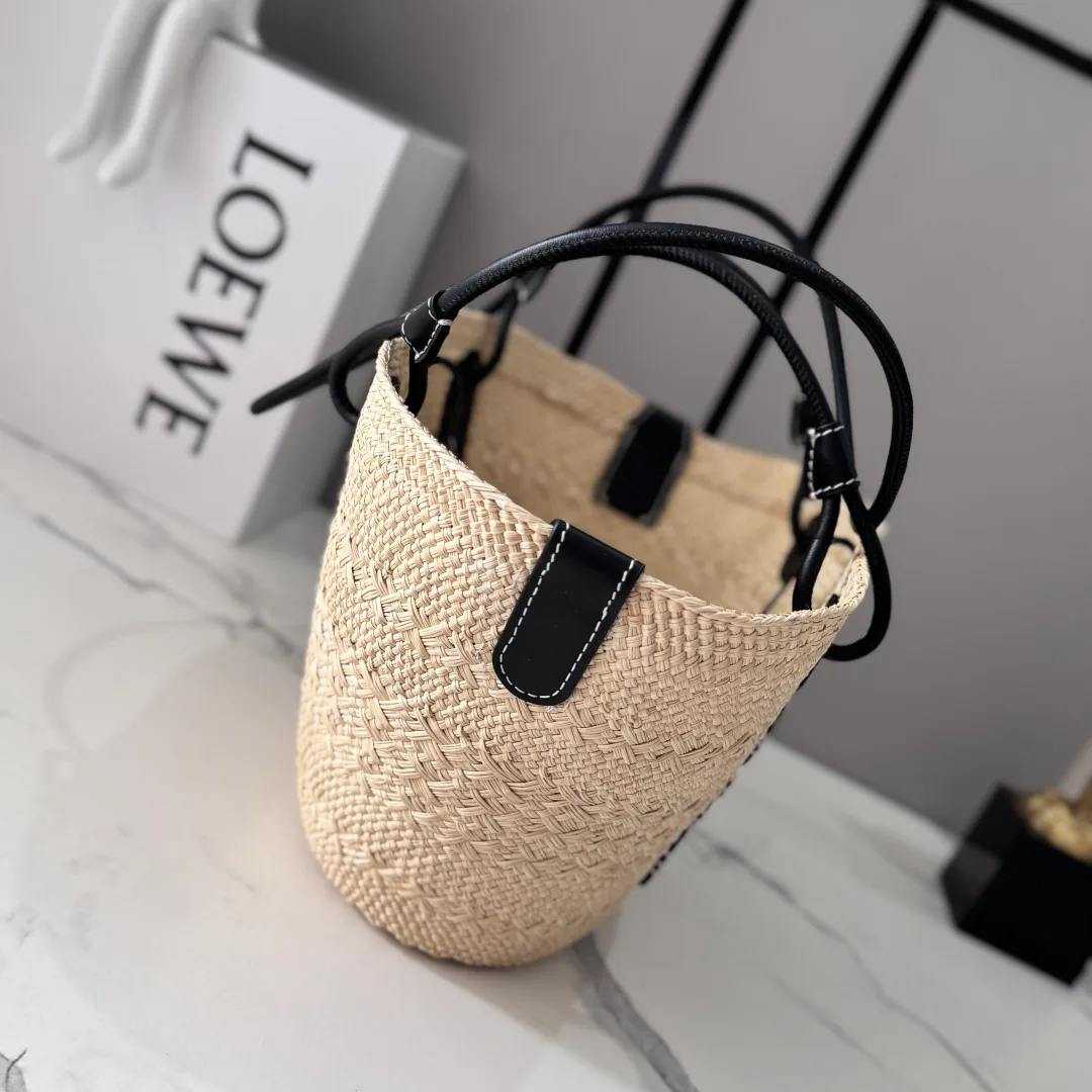 Women's Classic Handbags LOEWE 16898692