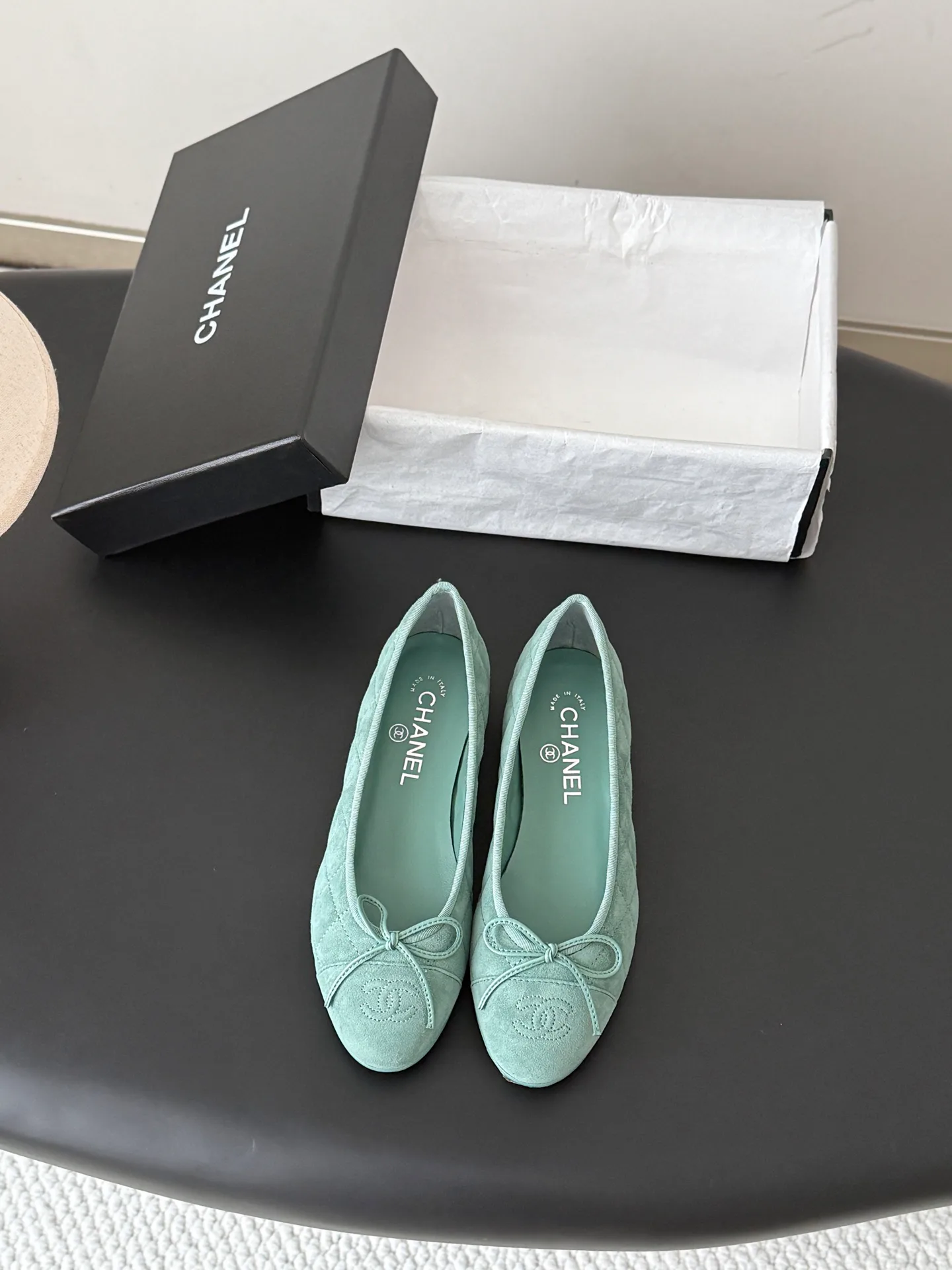 Women's Ballet Flats CHANEL 18083678