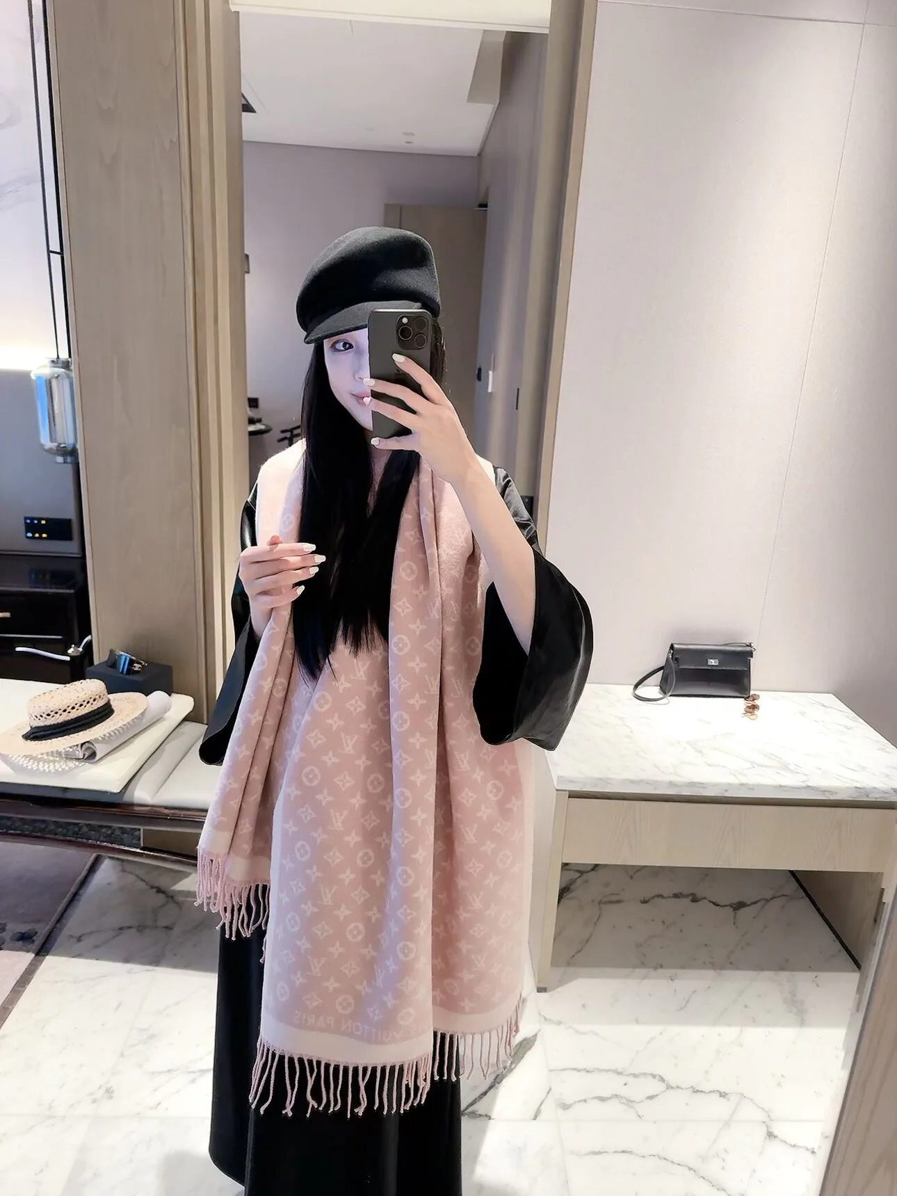 Scarves LOUIS VUITTON 18322550