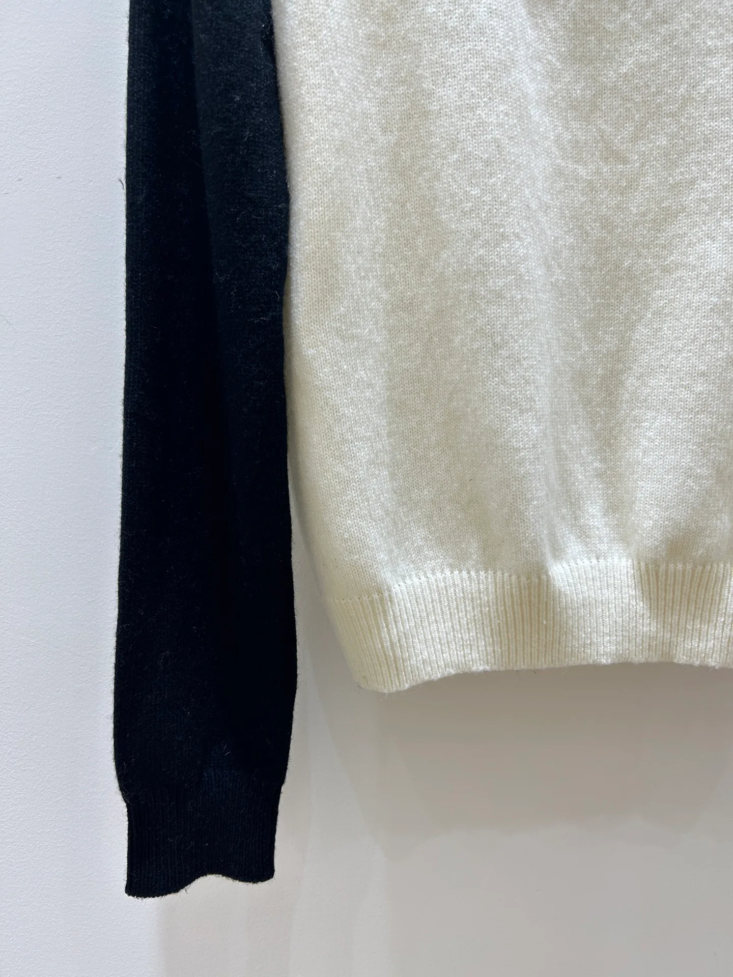 Women's Jumpers And Sweaters CHANEL 18096616