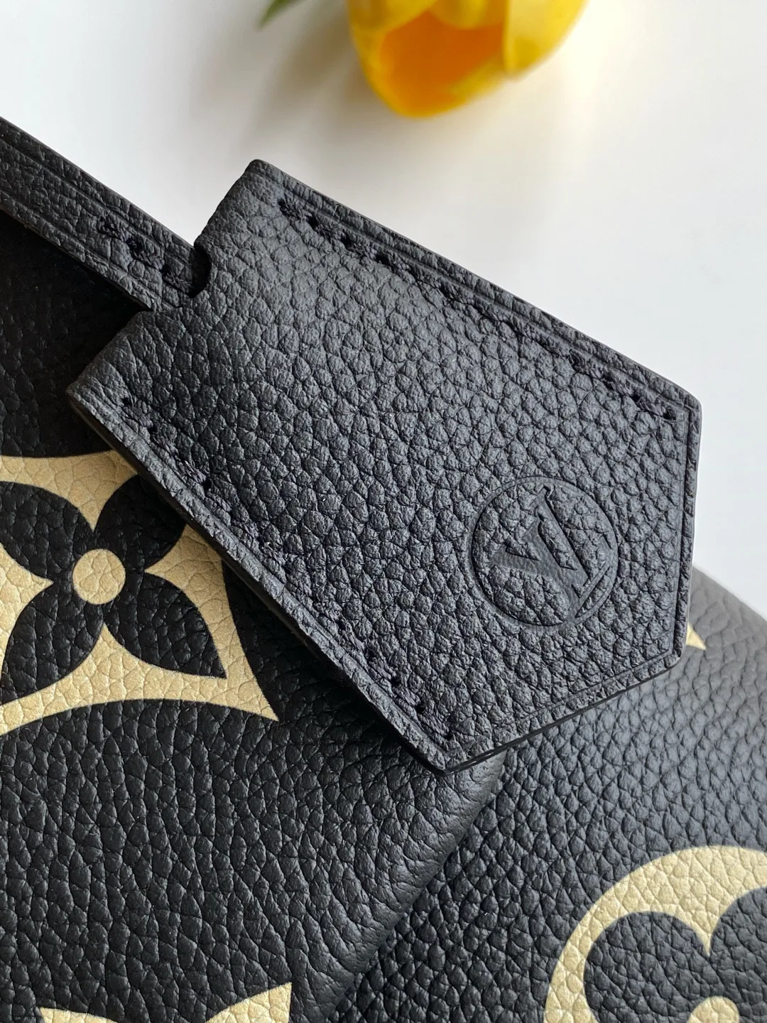 Women's Classic Handbags LOUIS VUITTON 18520976