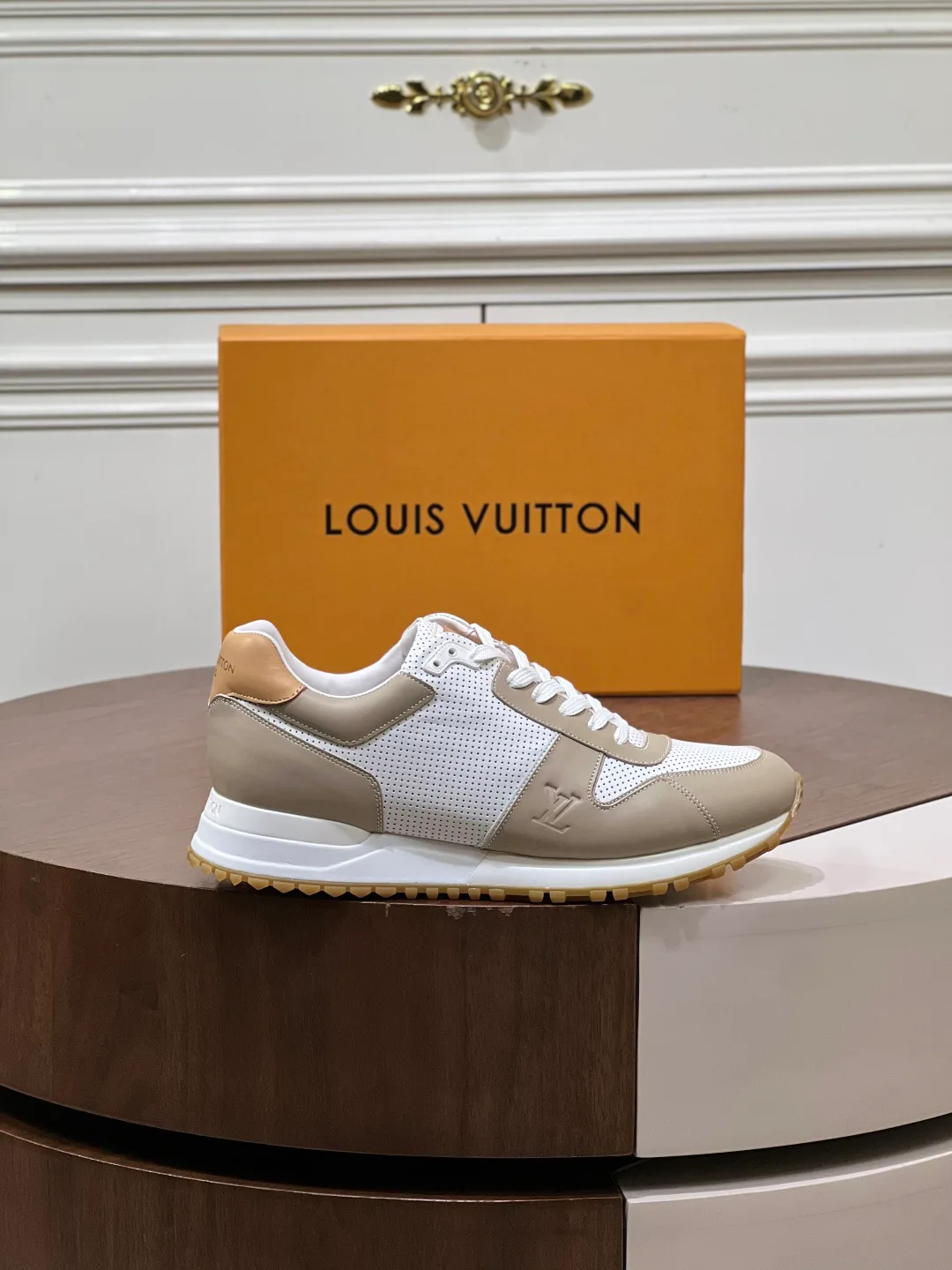Men's Sneakers LOUIS VUITTON 18039346