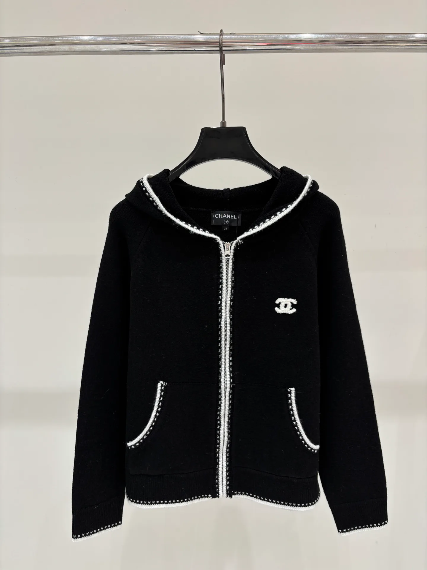 Women's Jumpers And Sweaters CHANEL 18032622