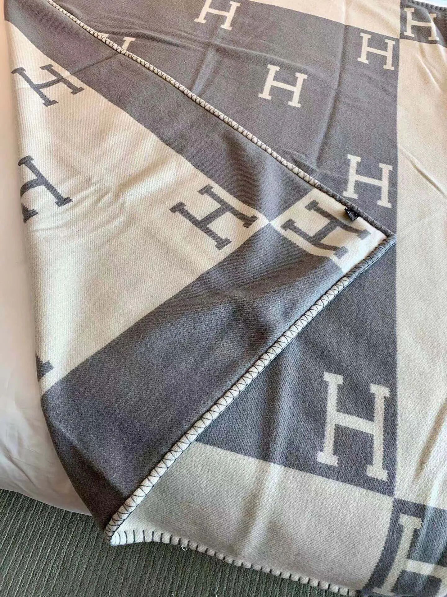 Textiles HERMES 18002672