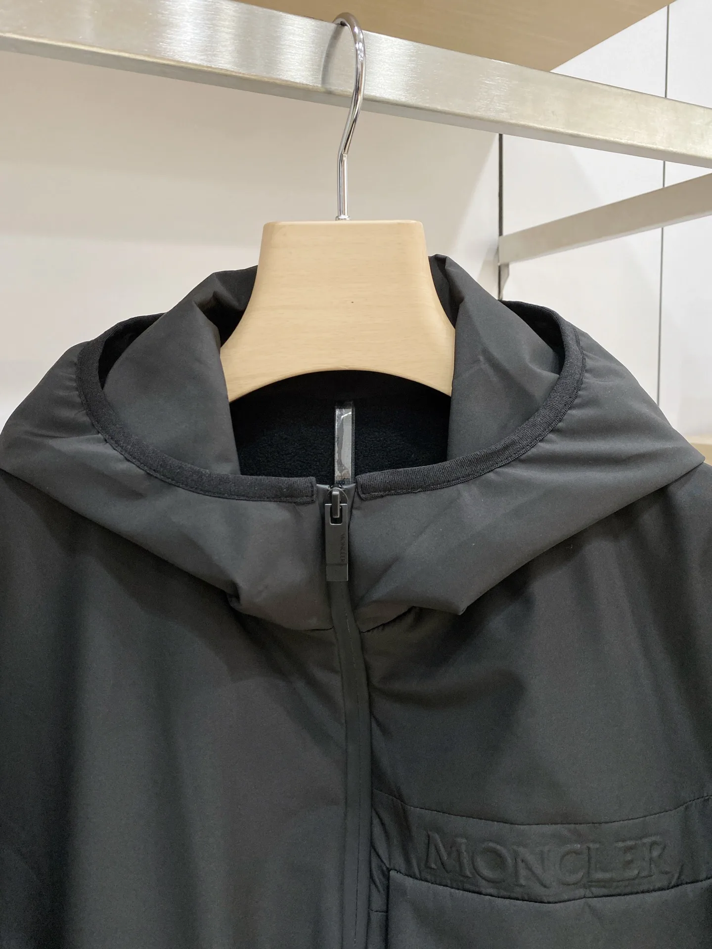 Men's Jackets And Down Jackets MONCLER 18469512