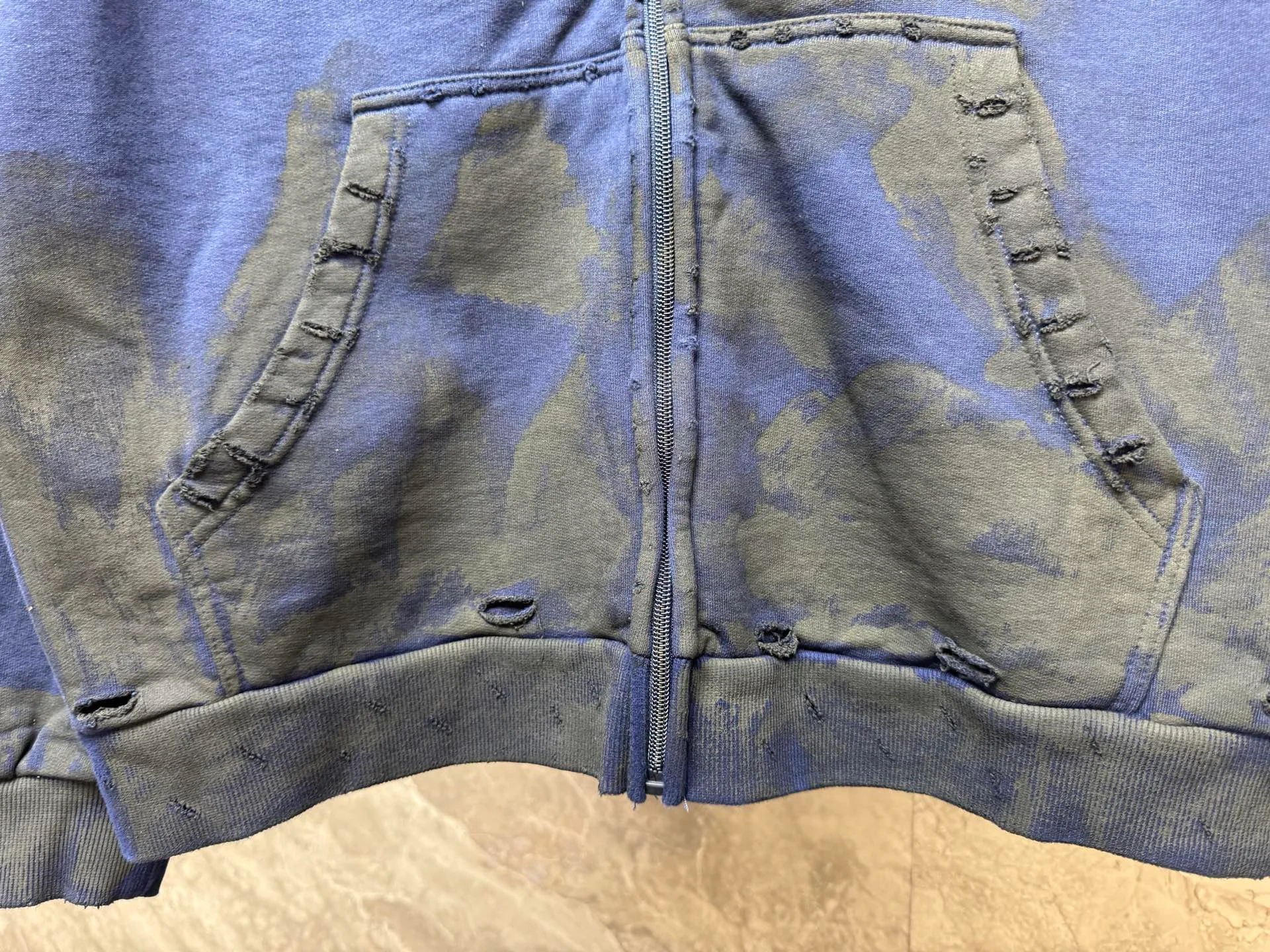 Men's Sweatshirts And Hoodies BALENCIAGA 18182366