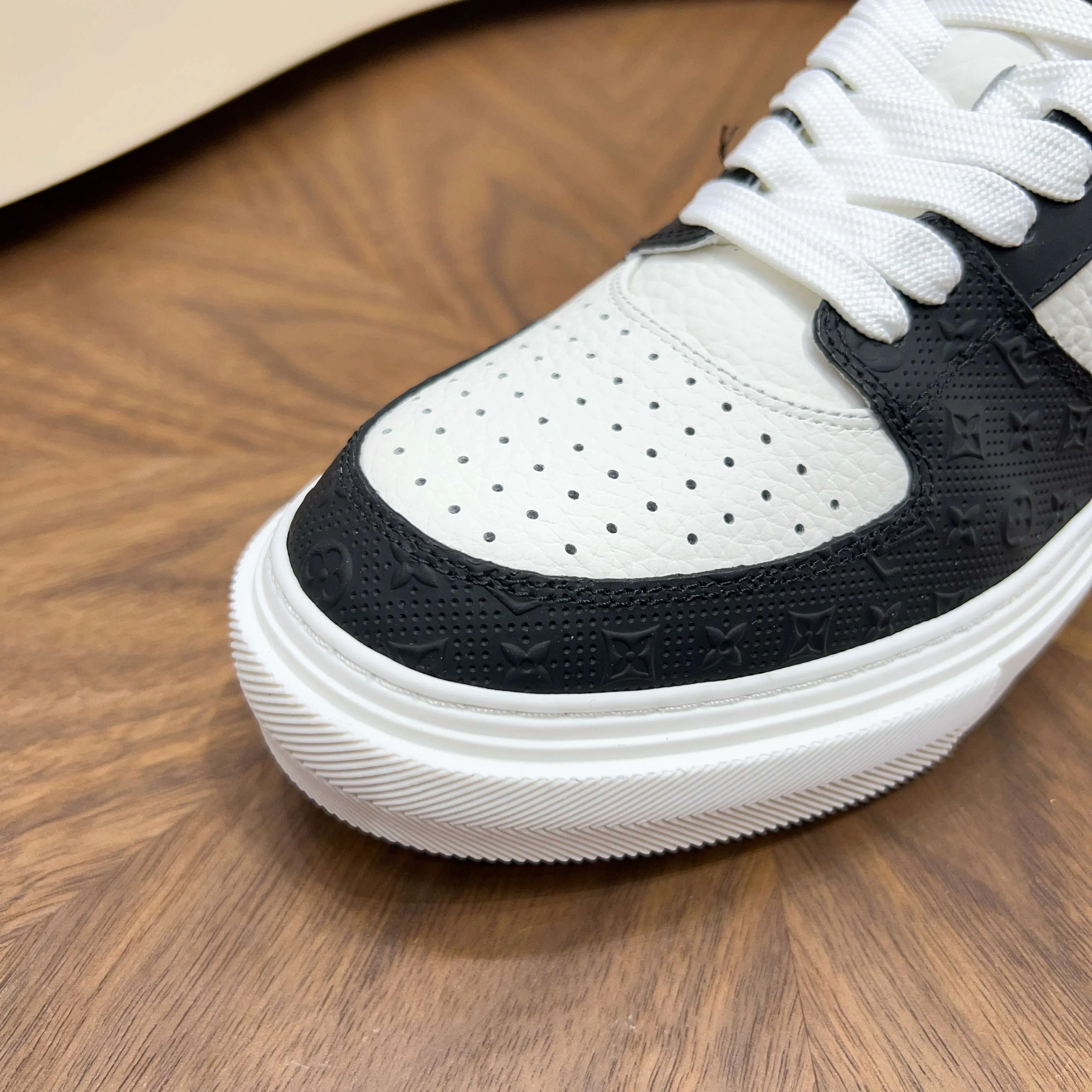 Men's Sneakers LOUIS VUITTON 17921399
