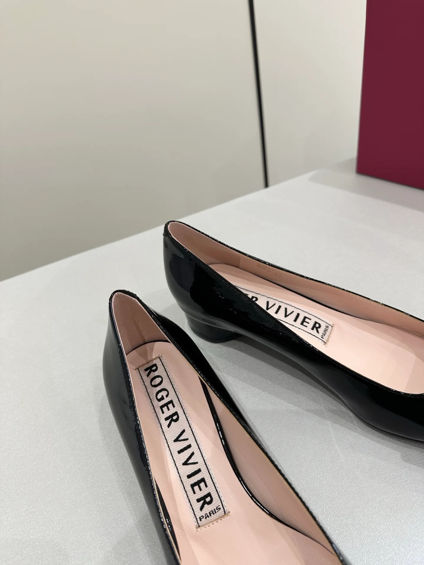 Women's Ballet Flats ROGER VIVIER 17624471