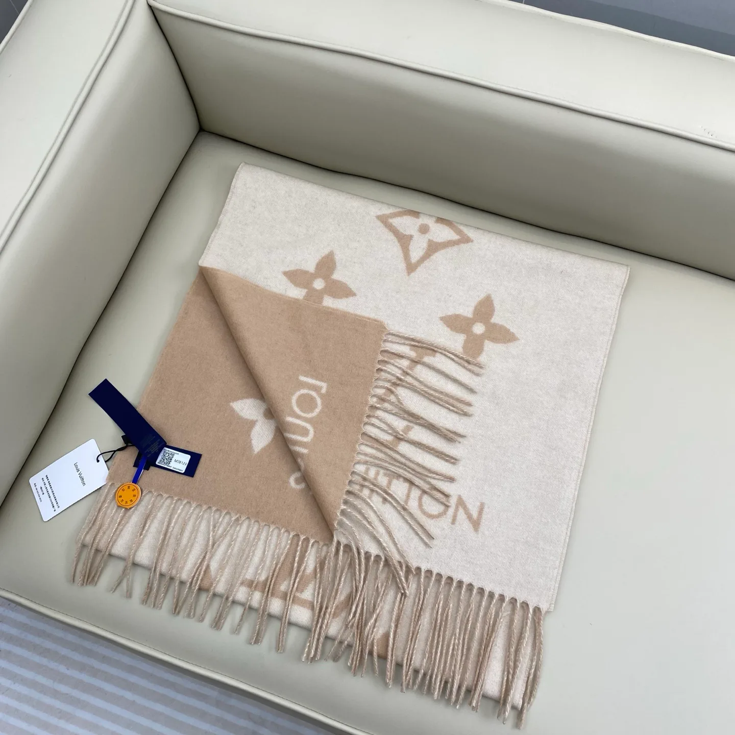 Scarves LOUIS VUITTON 18105571