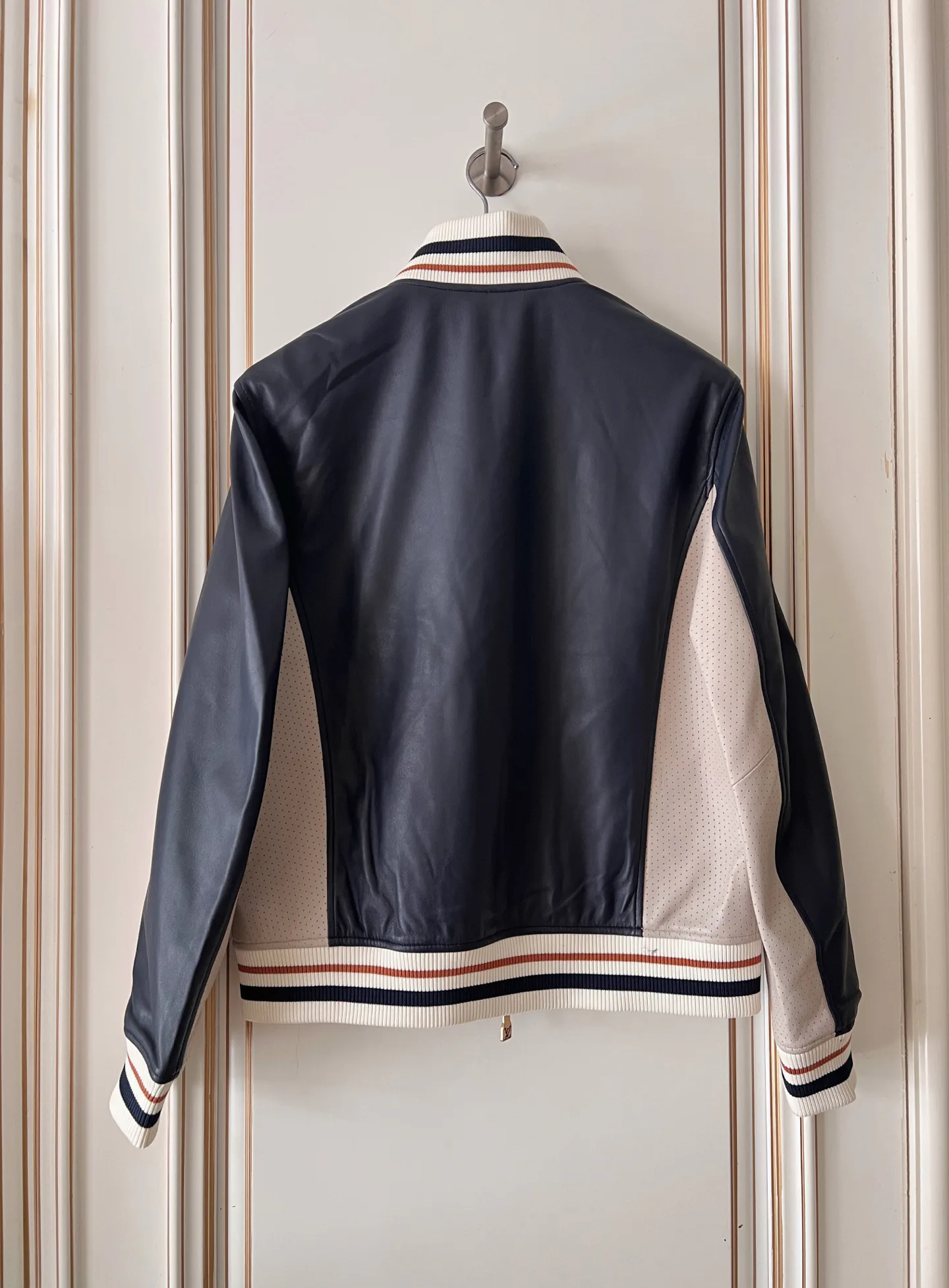 Women's Leather Jackets And Sheepskin Coats LOUIS VUITTON 18409021