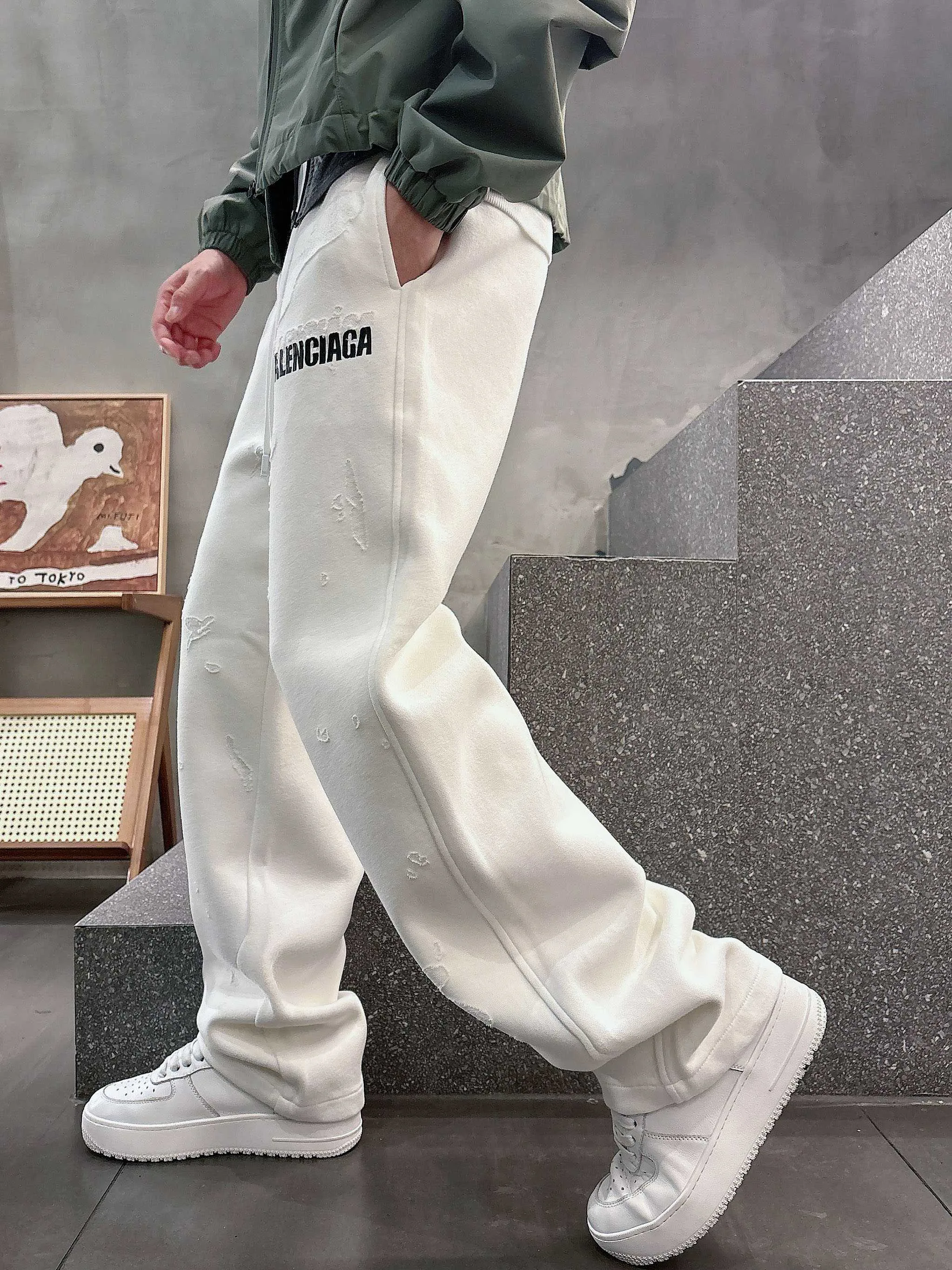 Men's Trousers BALENCIAGA 18368712