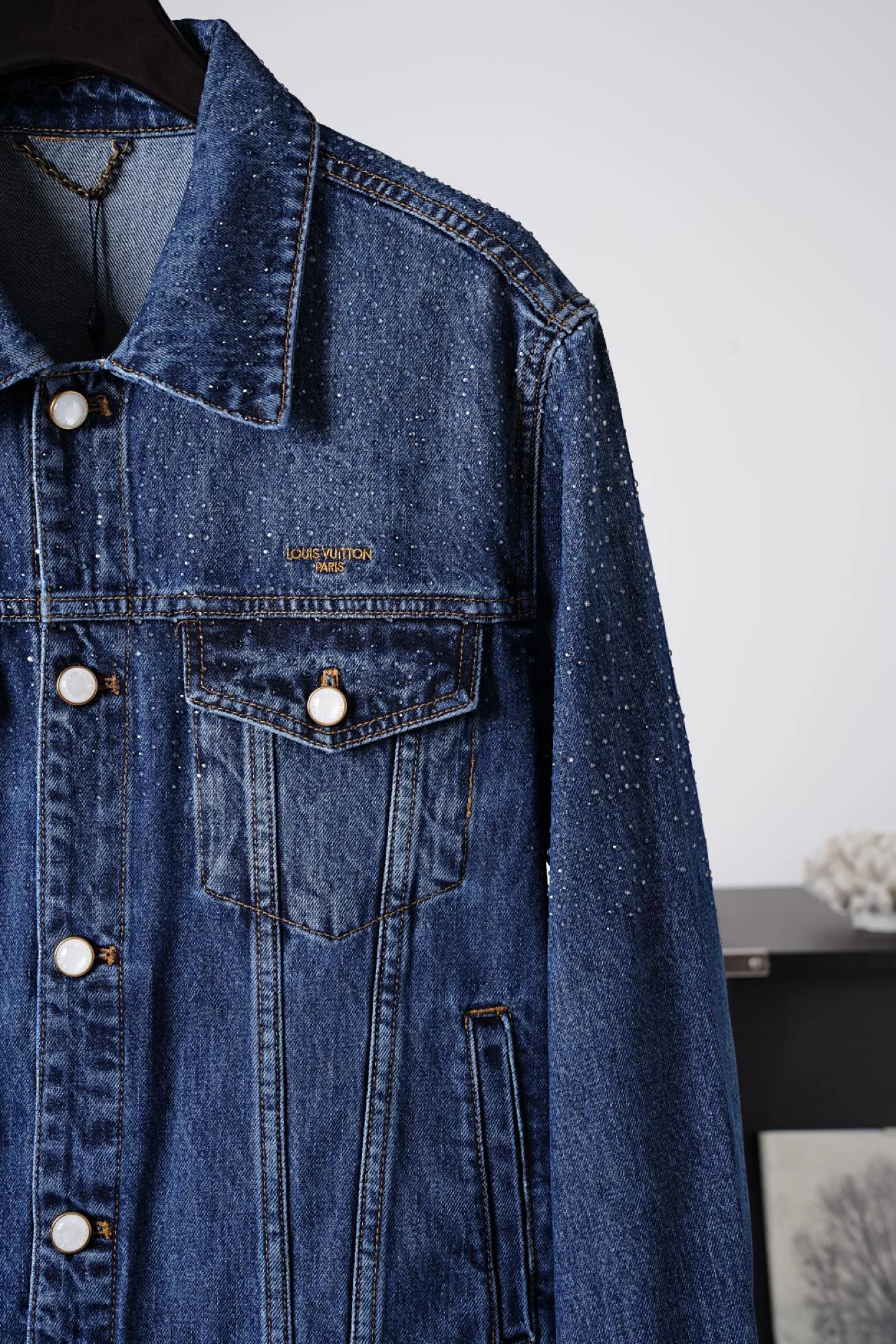 Men's Jackets And Down Jackets LOUIS VUITTON 18179072