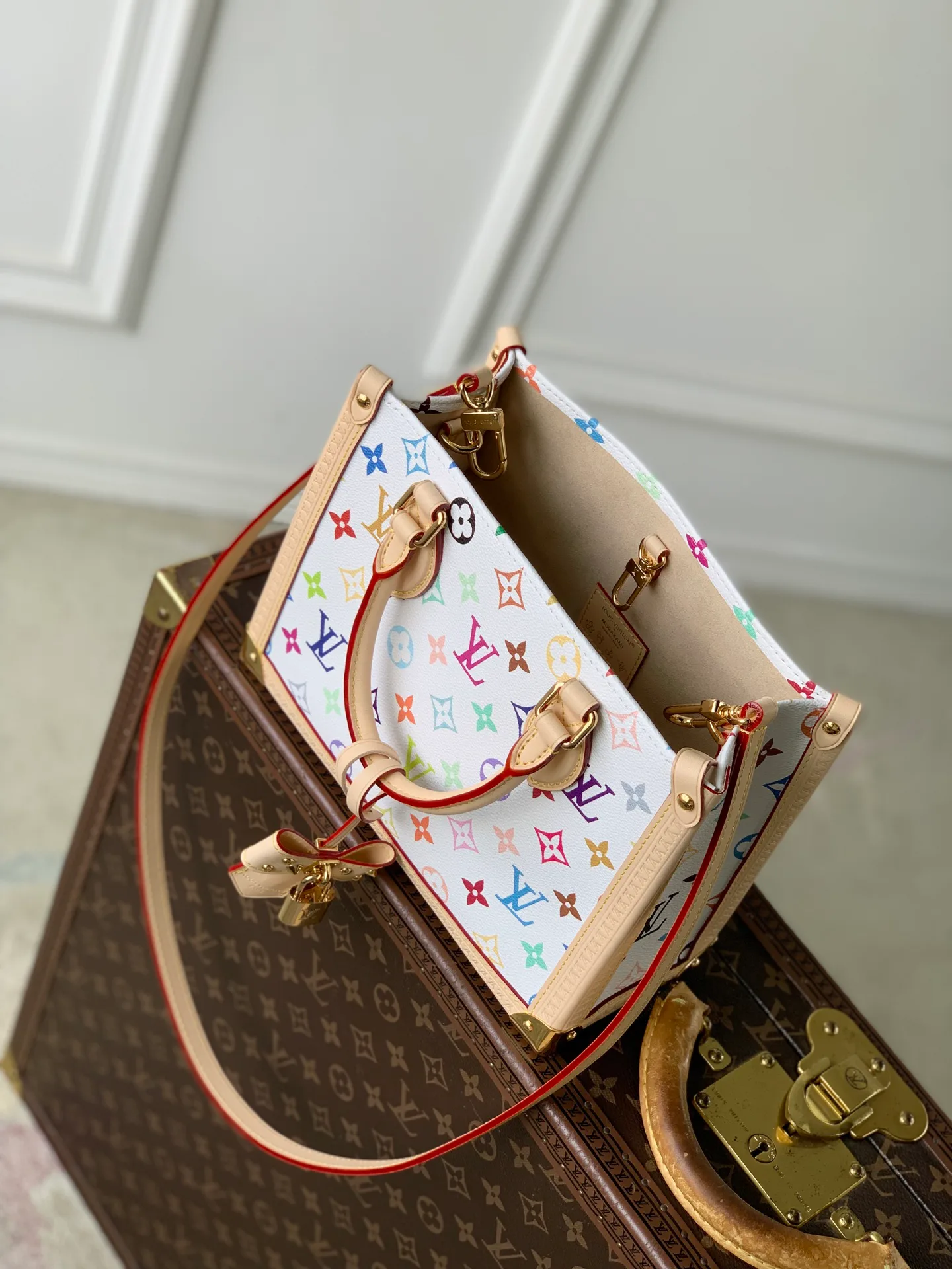 Women's Classic Handbags LOUIS VUITTON 18412574