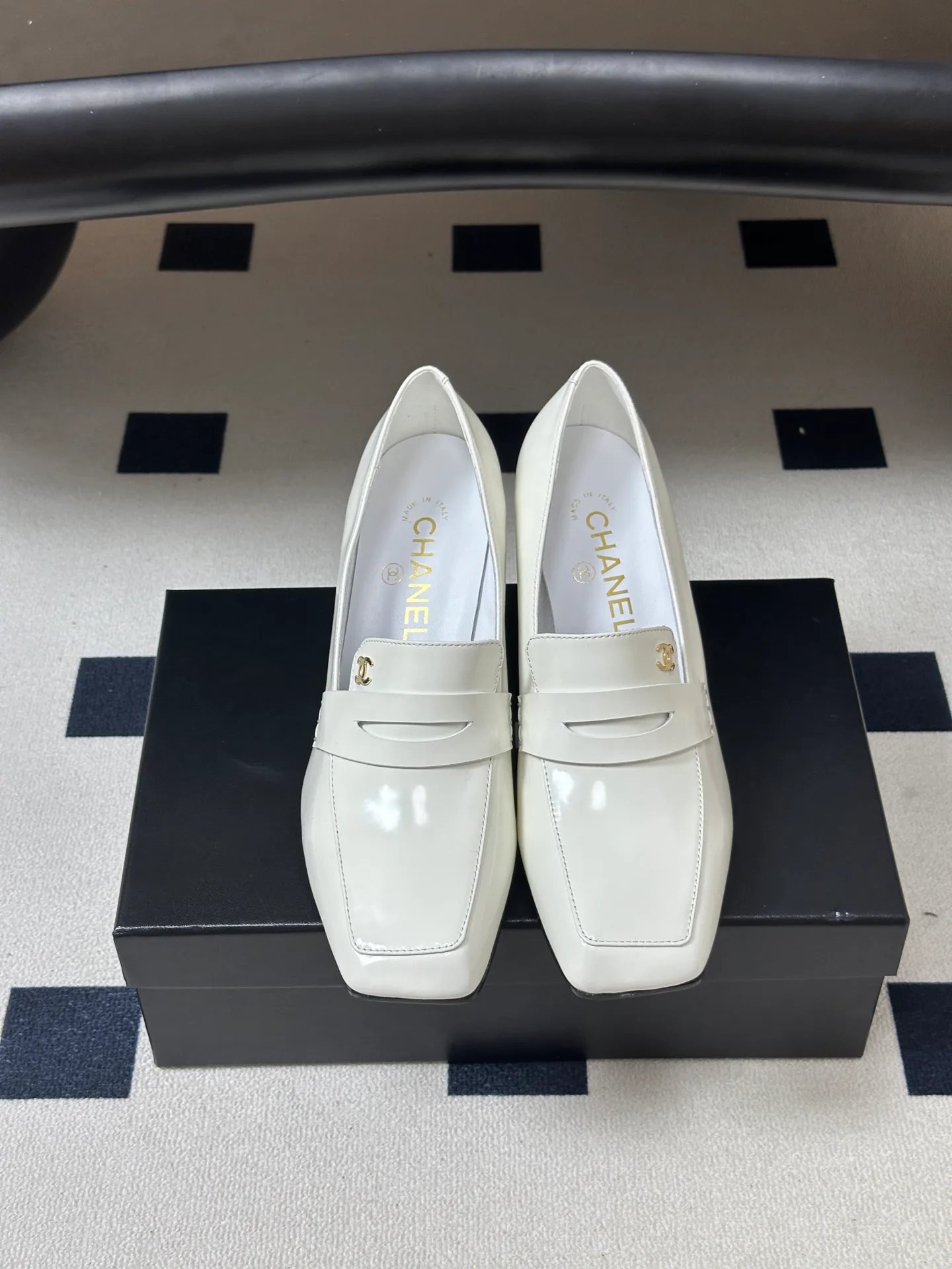 Women's Loafers And Moccasins CHANEL 18049689