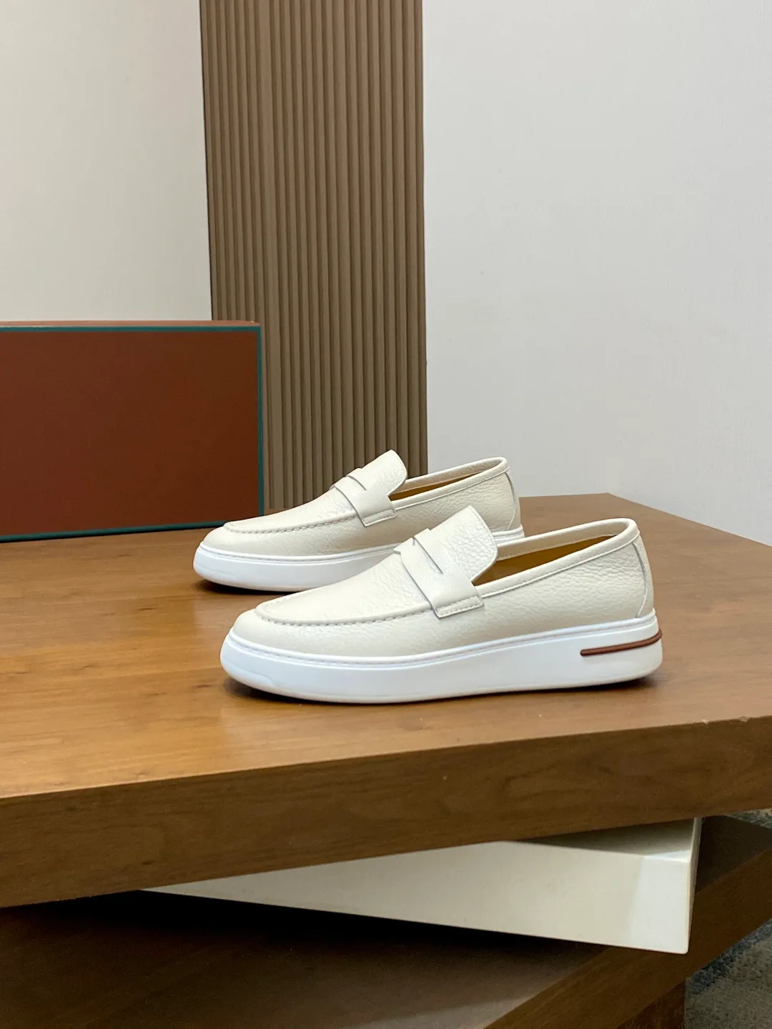 Men's Loafers And Dress Shoes LORO PIANA 18079013
