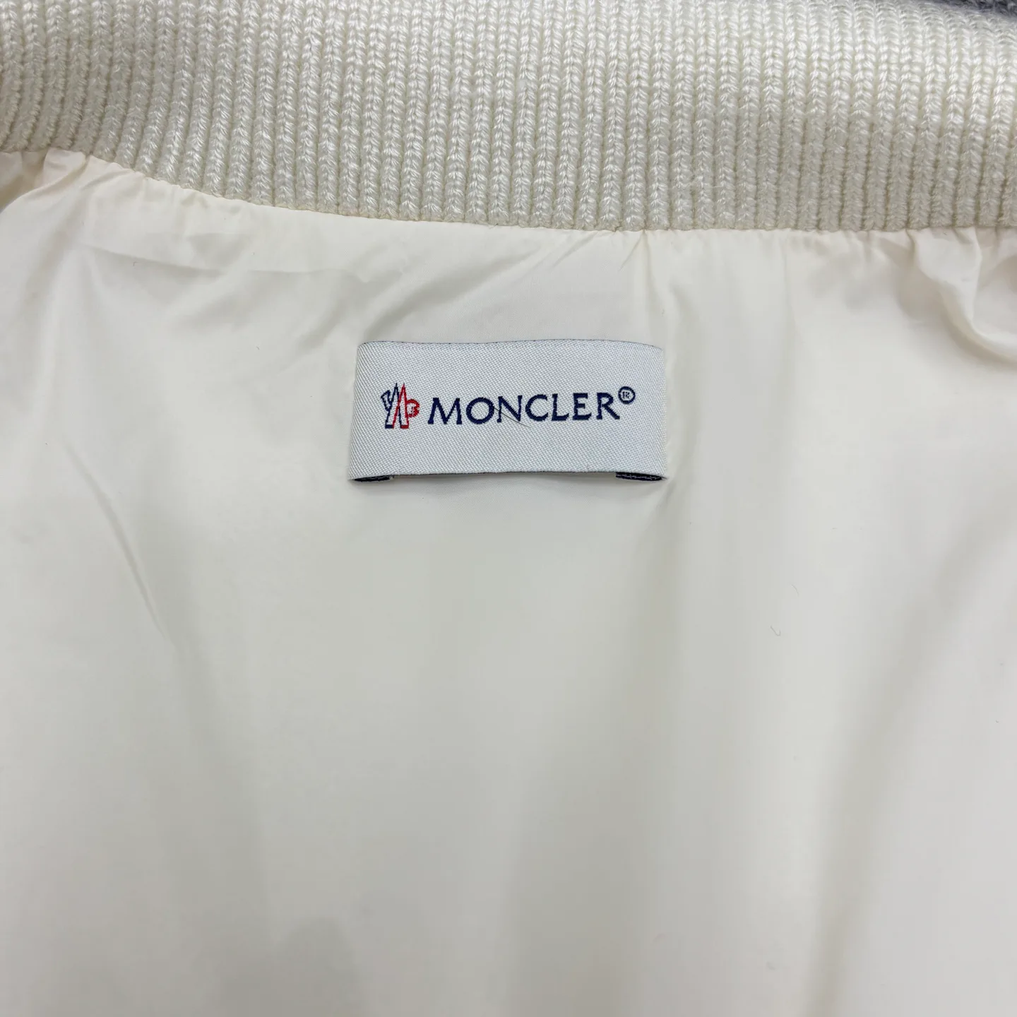 Women's Jumpers And Sweaters MONCLER 18042544
