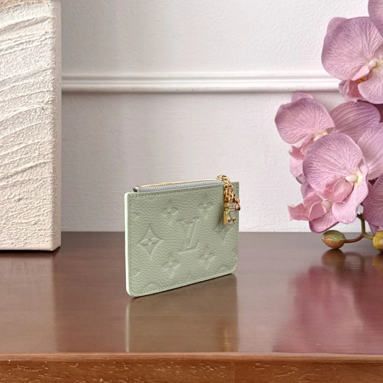 Women's Clutches LOUIS VUITTON 18468926