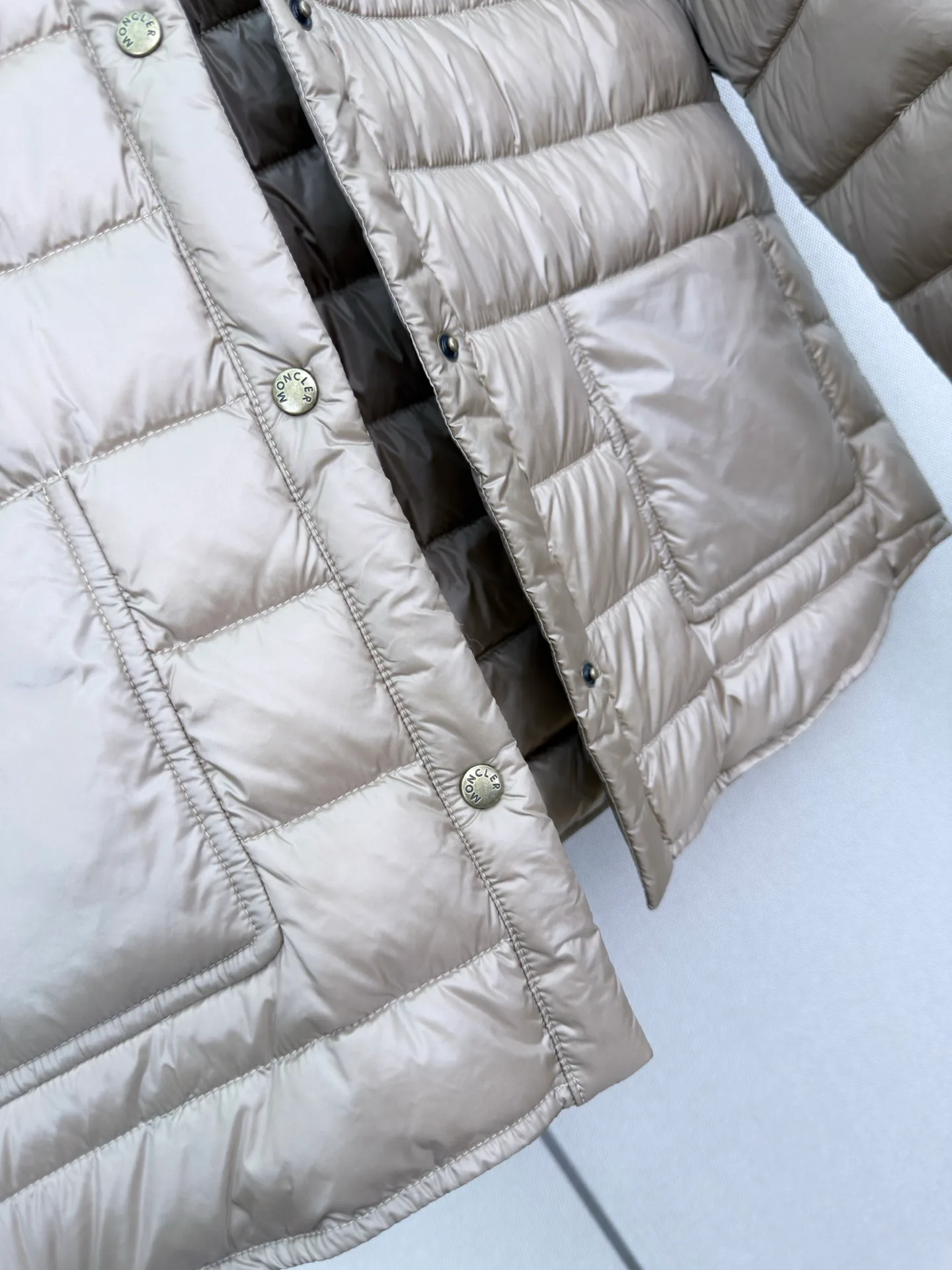 Women's Jackets And Down Jackets MONCLER 18108514