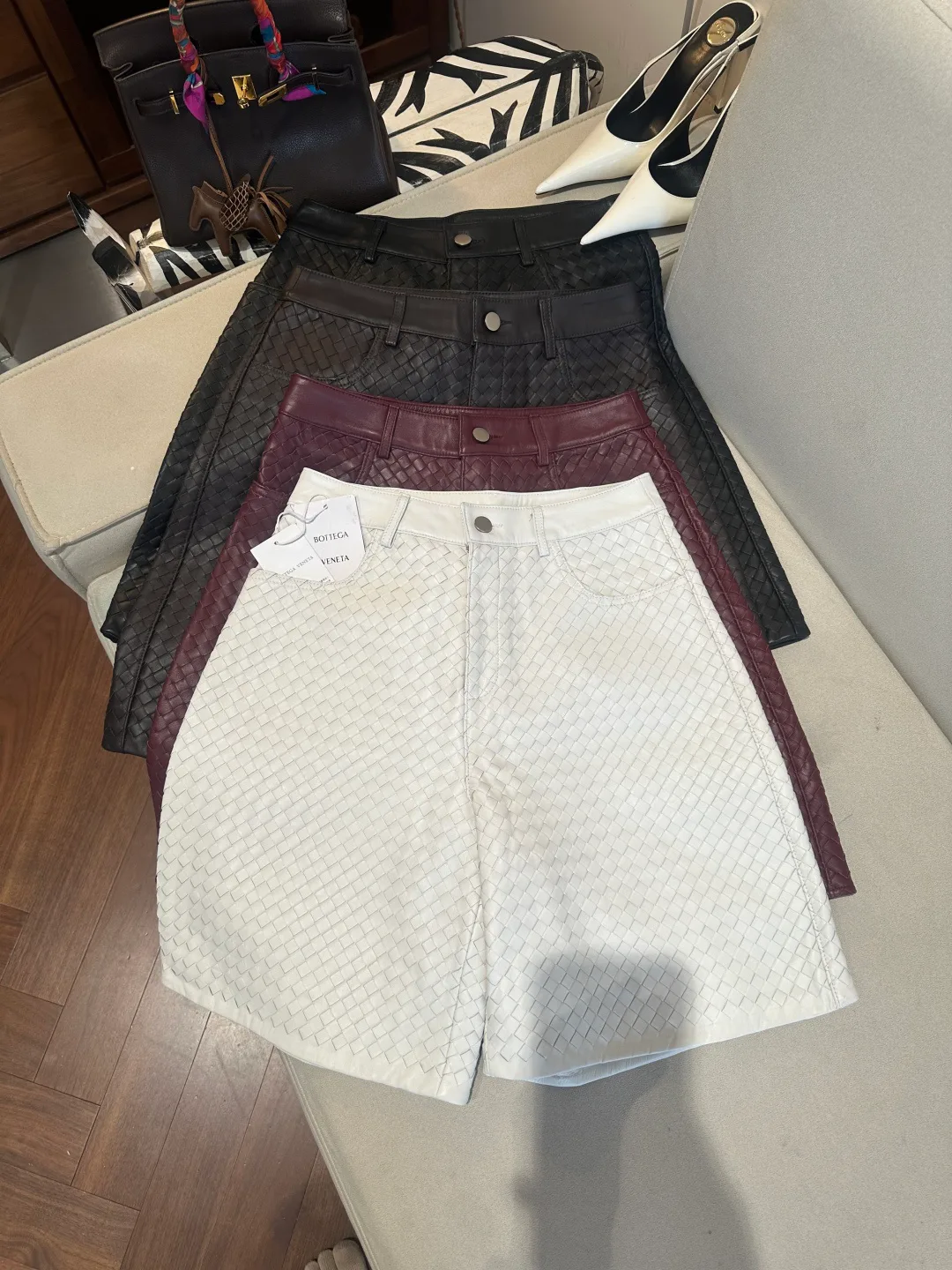 Women's Shorts BOTTEGA VENETA 17460755
