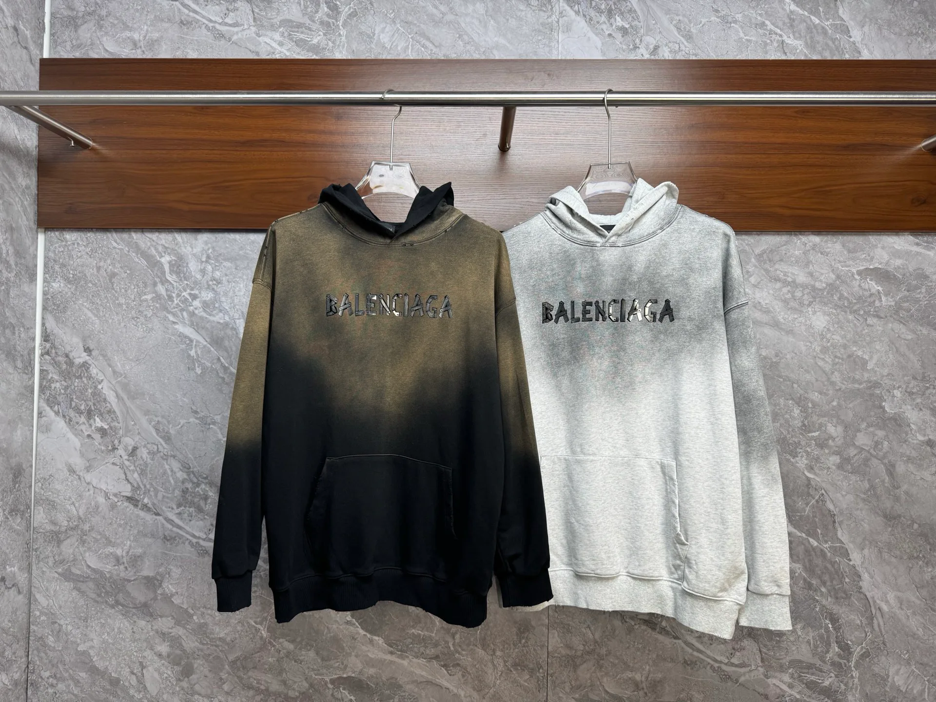 Women's Sweatshirts And Hoodies BALENCIAGA 18182350