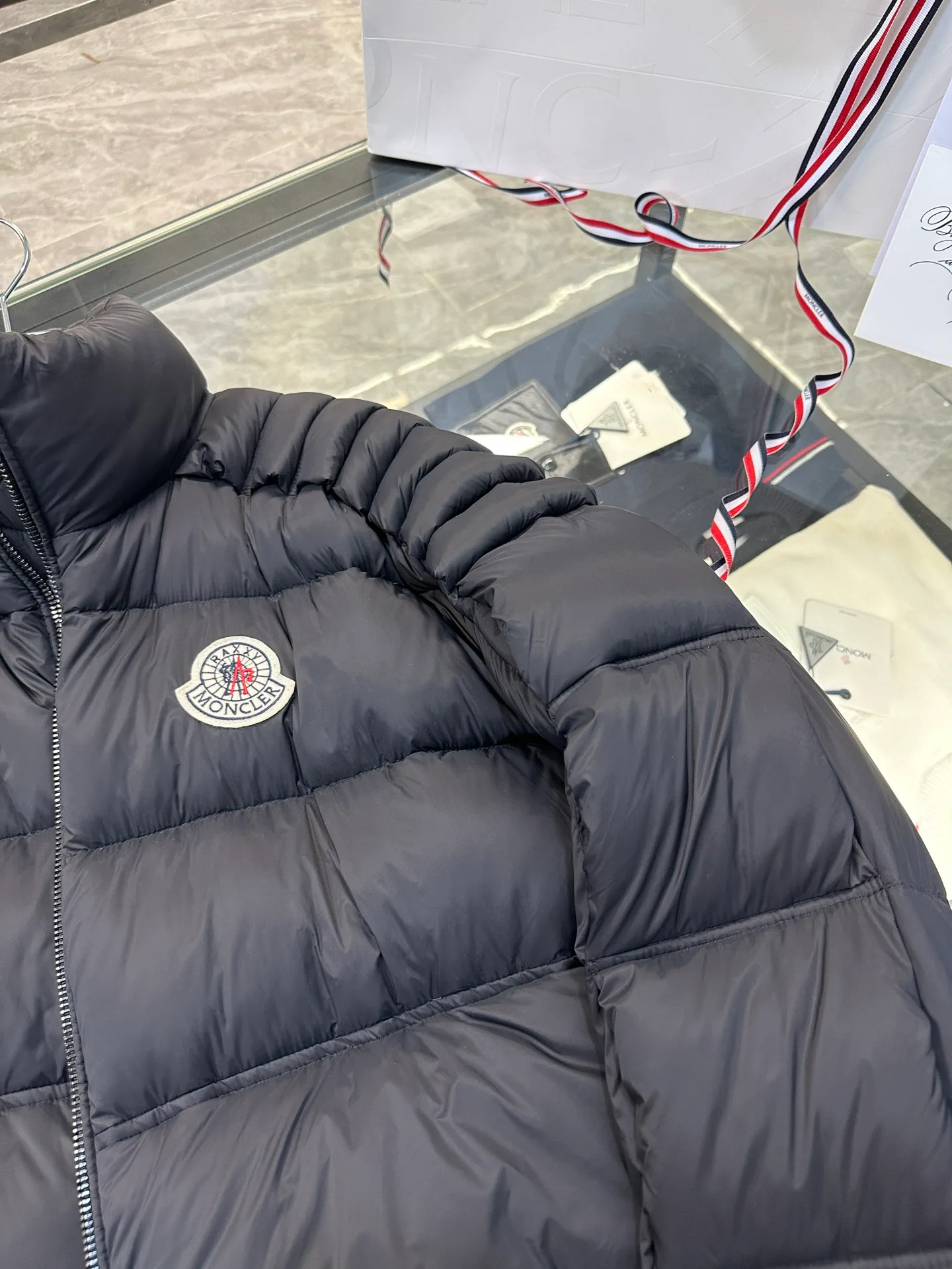 Women's Jackets And Down Jackets MONCLER 18130167