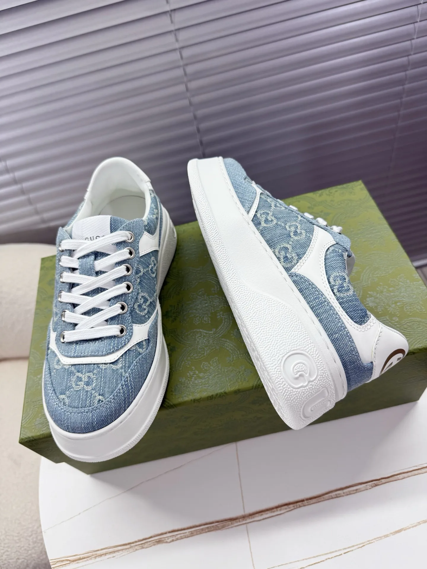 Women's Sneakers GUCCI 18011353
