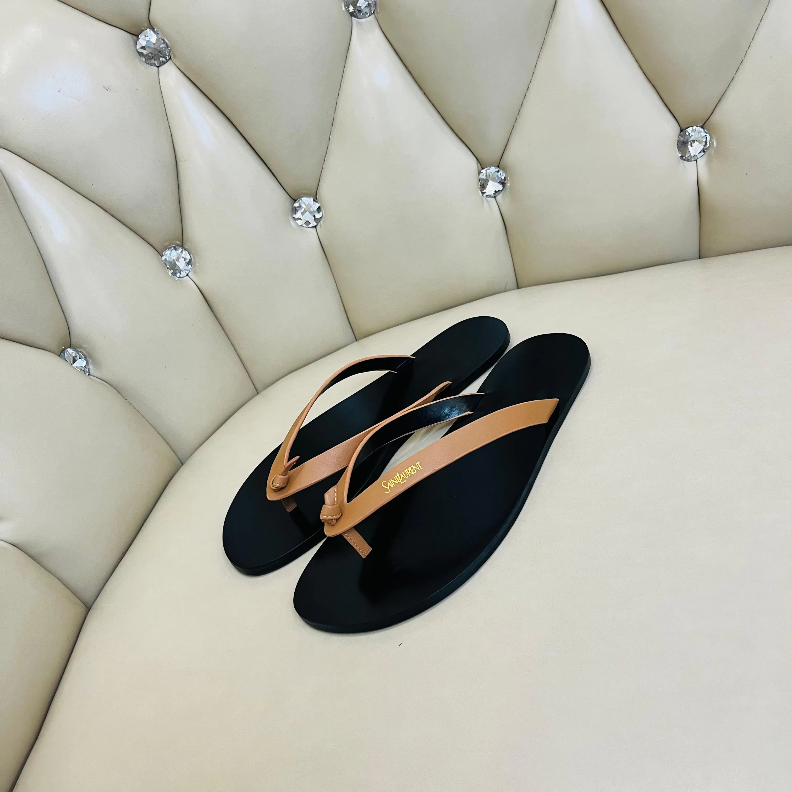 Women's Flip-Flops SAINT LAURENT 18083984