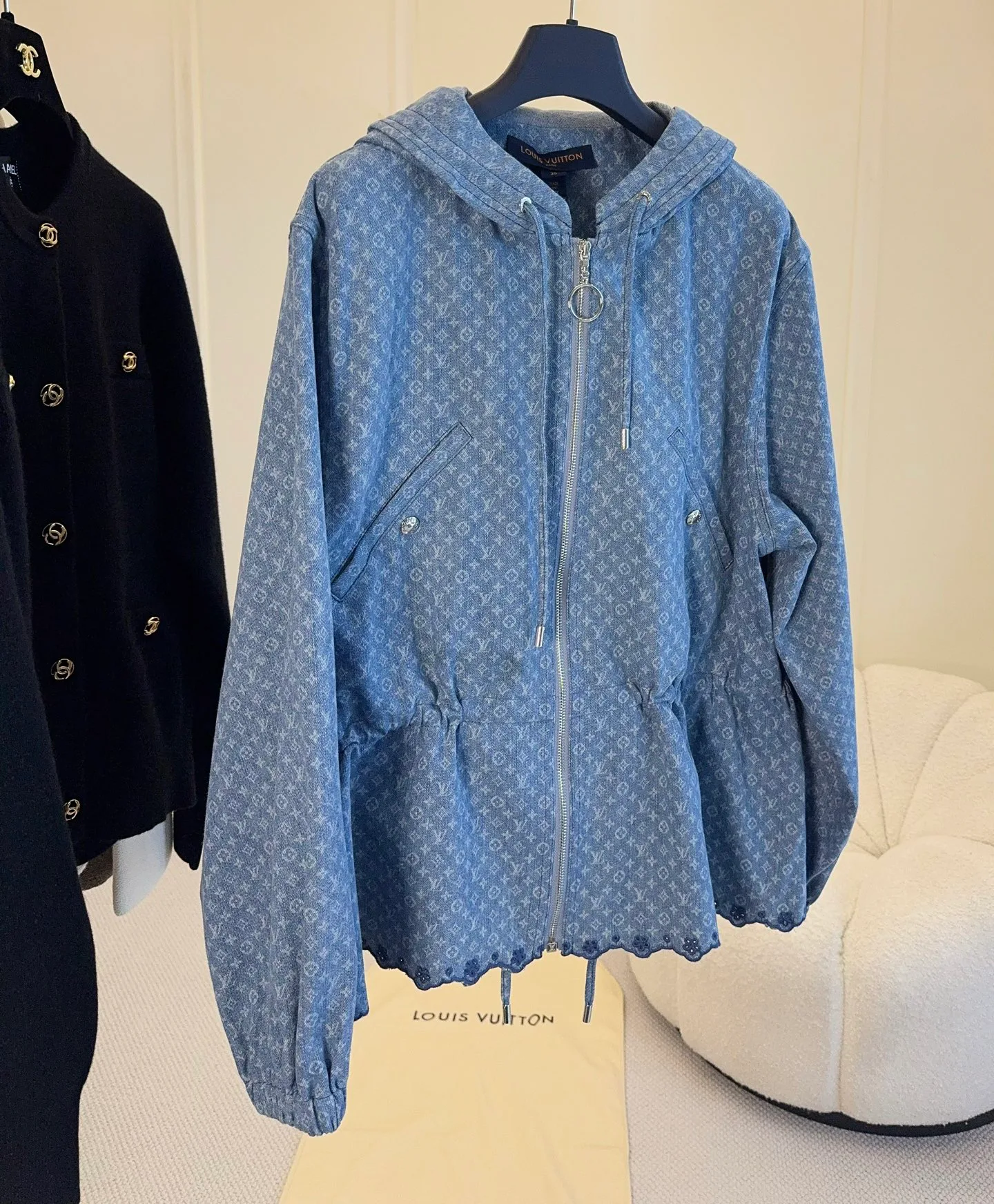 Women's Jackets And Down Jackets LOUIS VUITTON 18405498