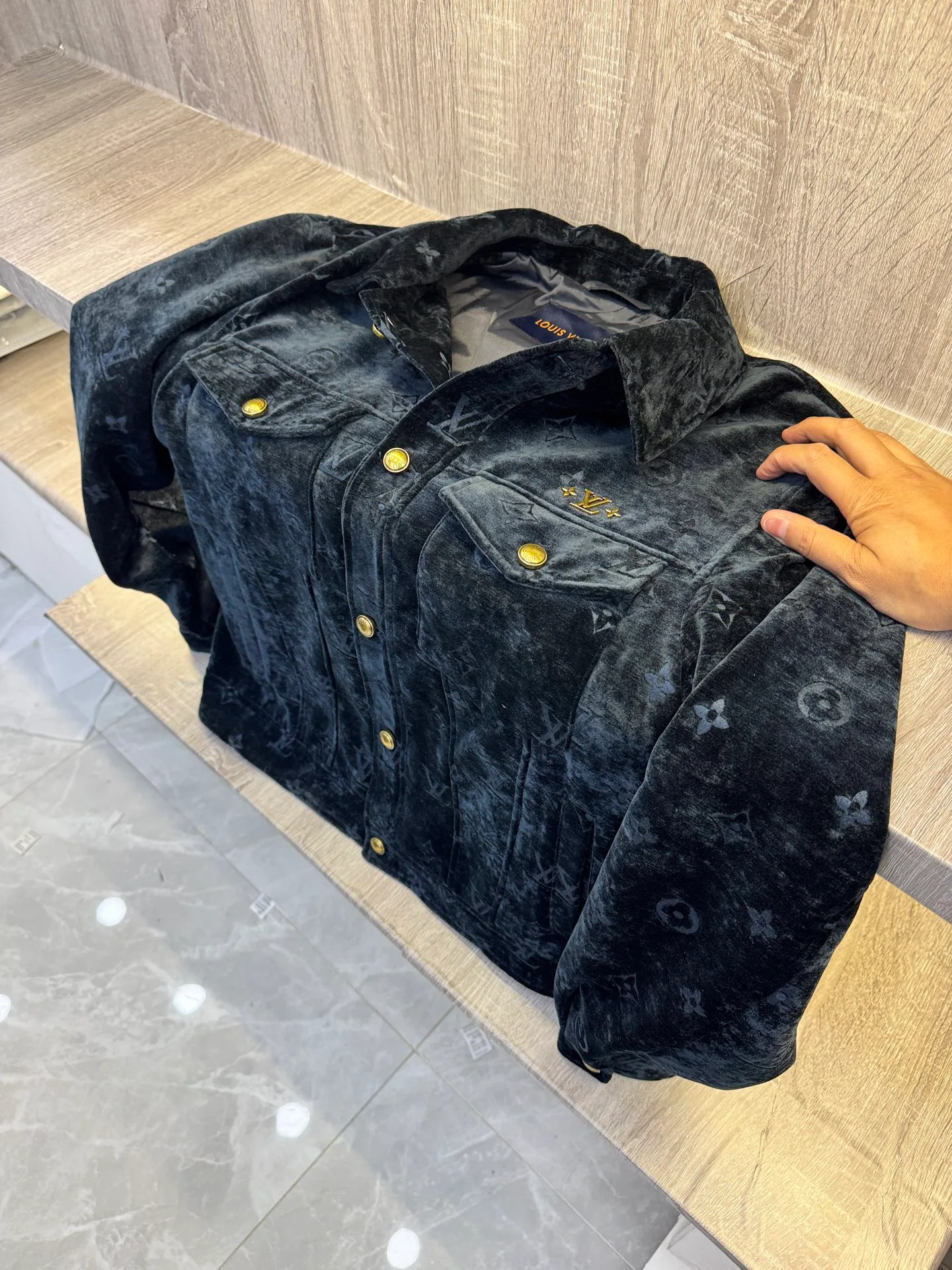 Men's Jackets And Down Jackets LOUIS VUITTON 18140176