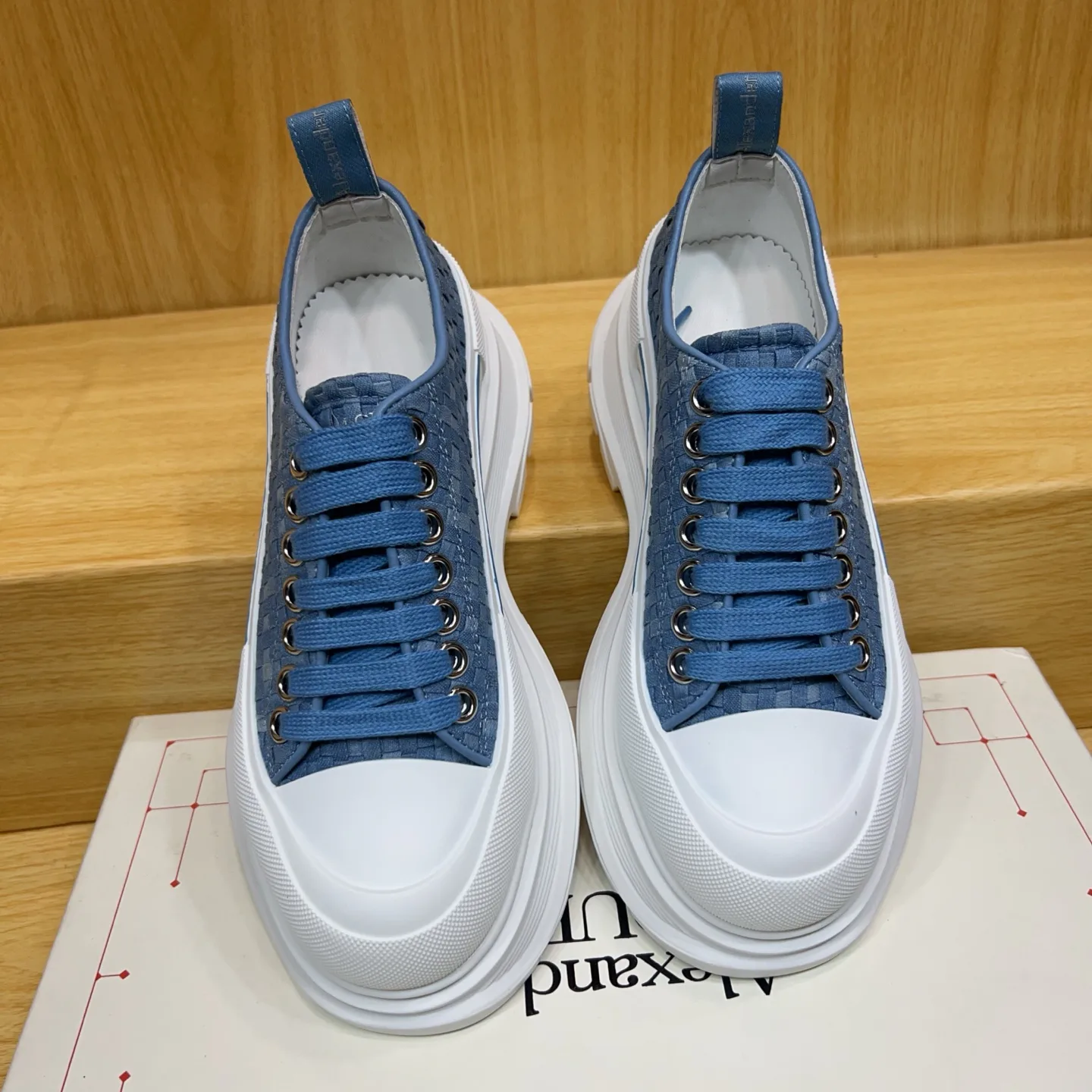 Women's Sneakers ALEXANDER MCQUEEN 17545170