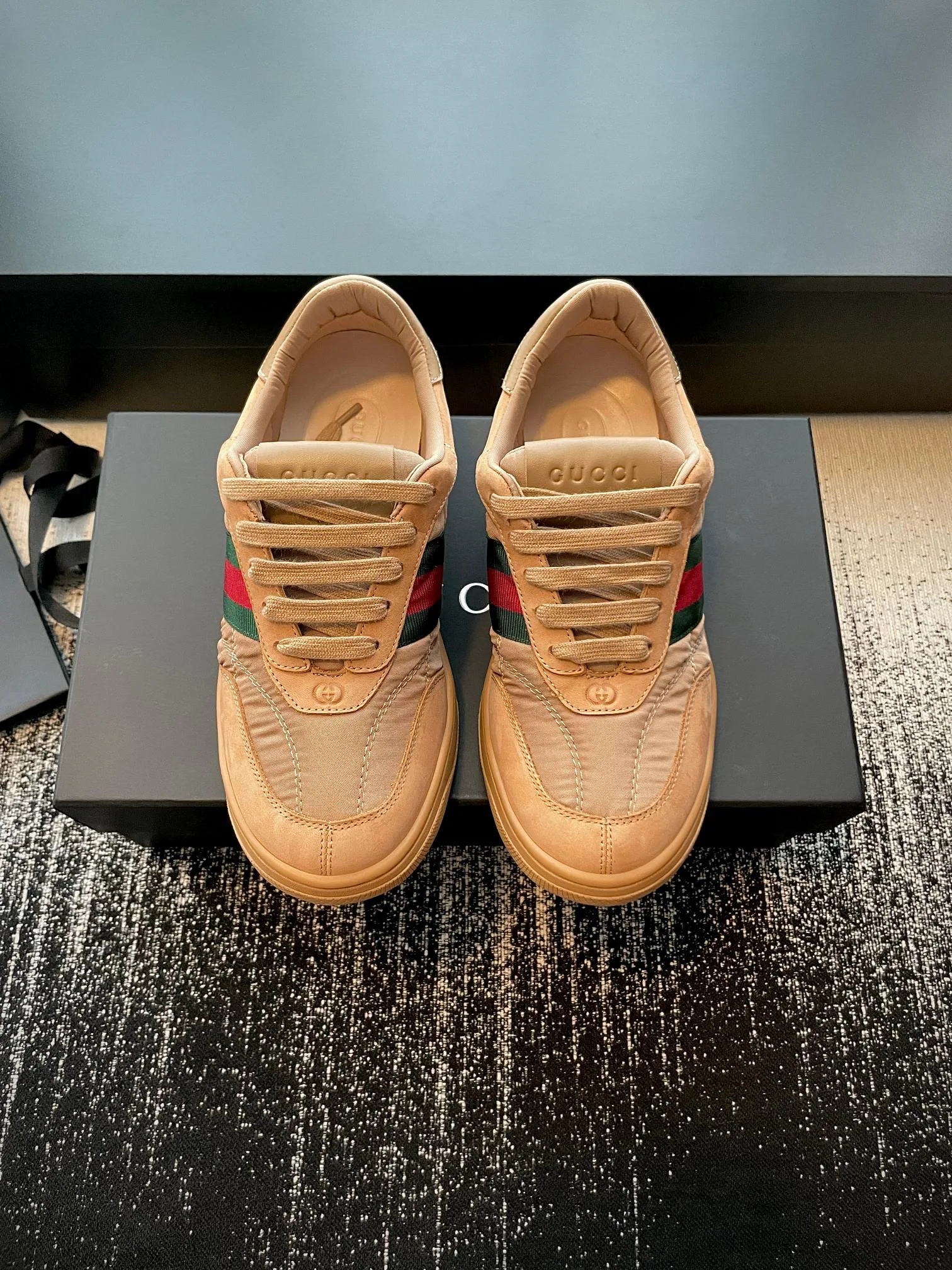 Women's Sneakers GUCCI 18447992