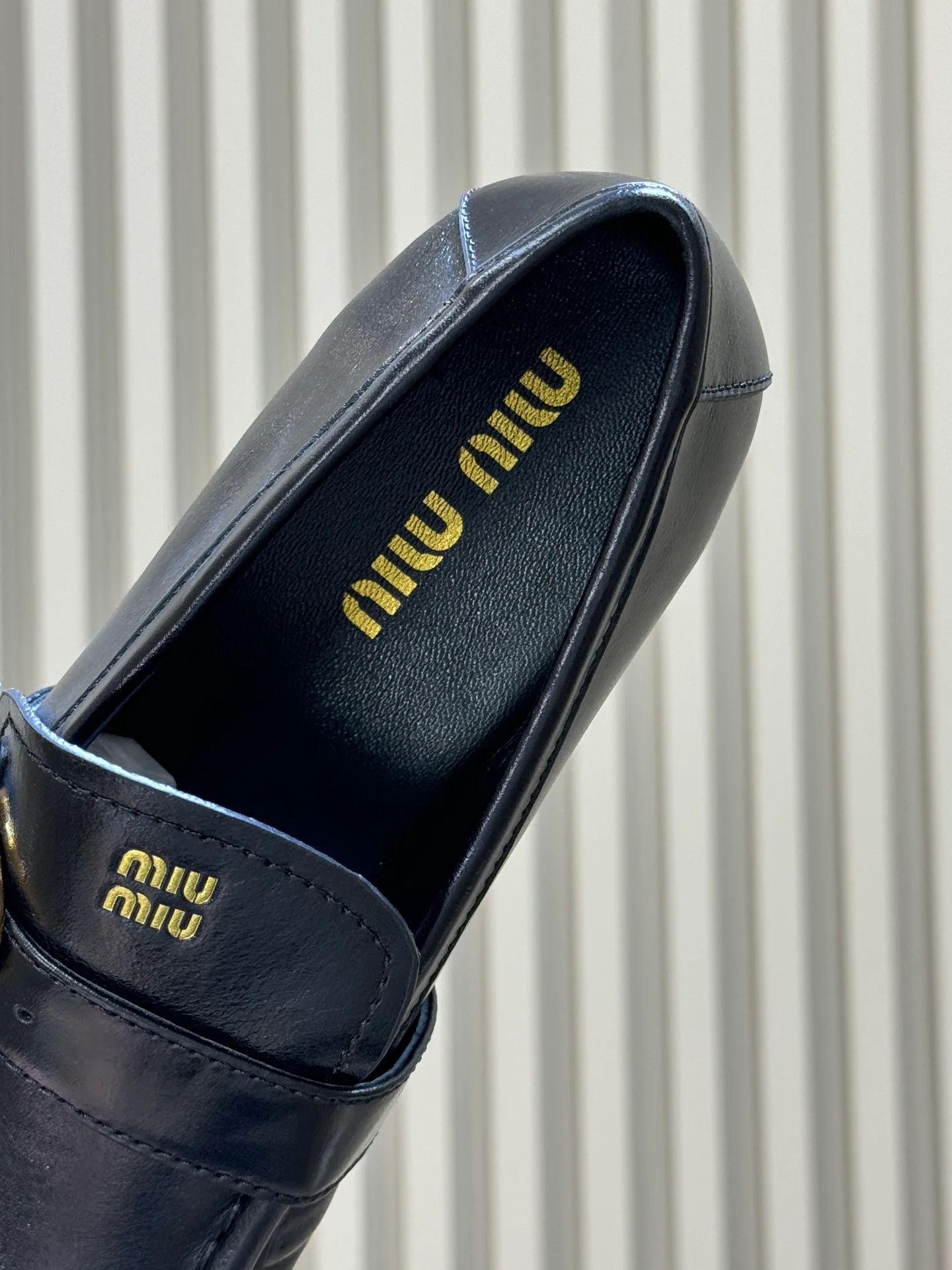 Women's Loafers And Moccasins MIU MIU 18072907