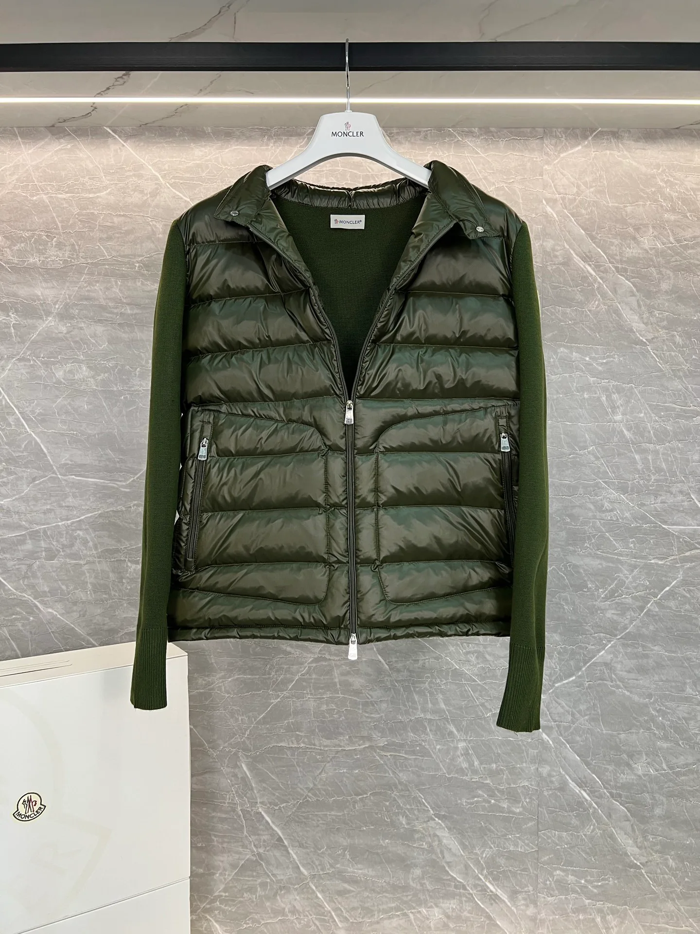 Куртки И Пуховики Мужские Moncler 18599828