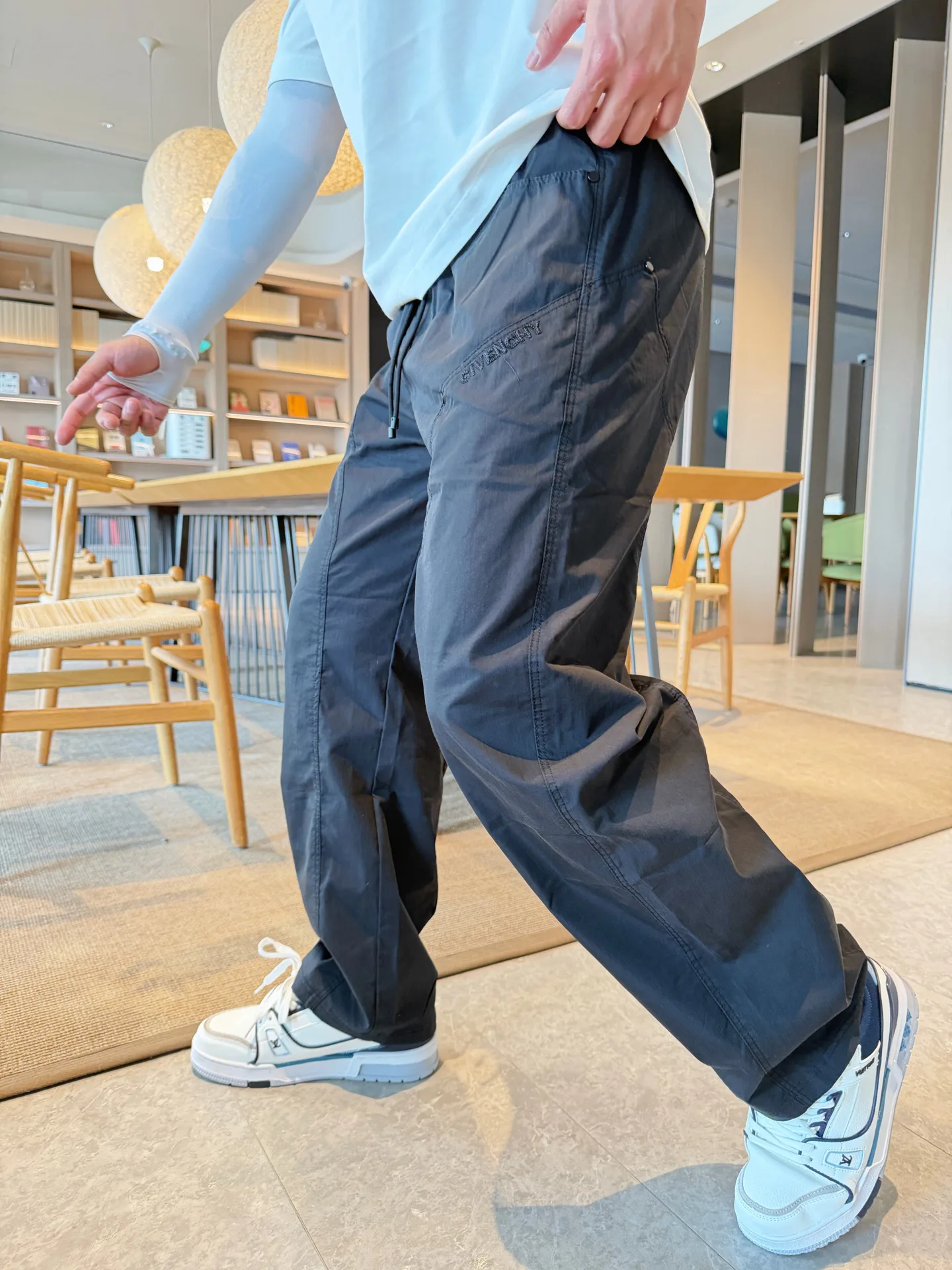 Men's Trousers GIVENCHY 18345776