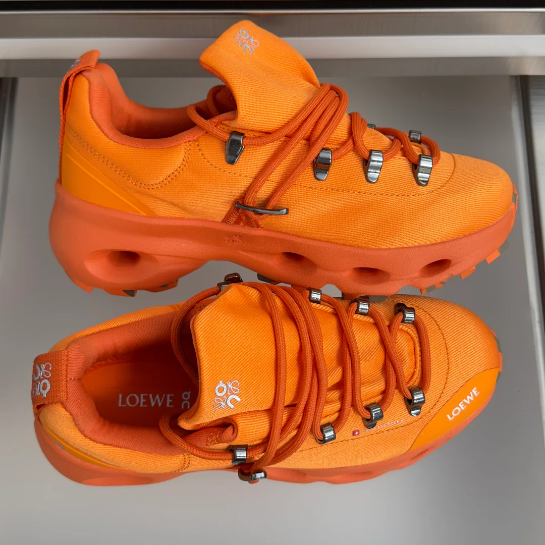 Women's Sneakers LOEWE 18311508