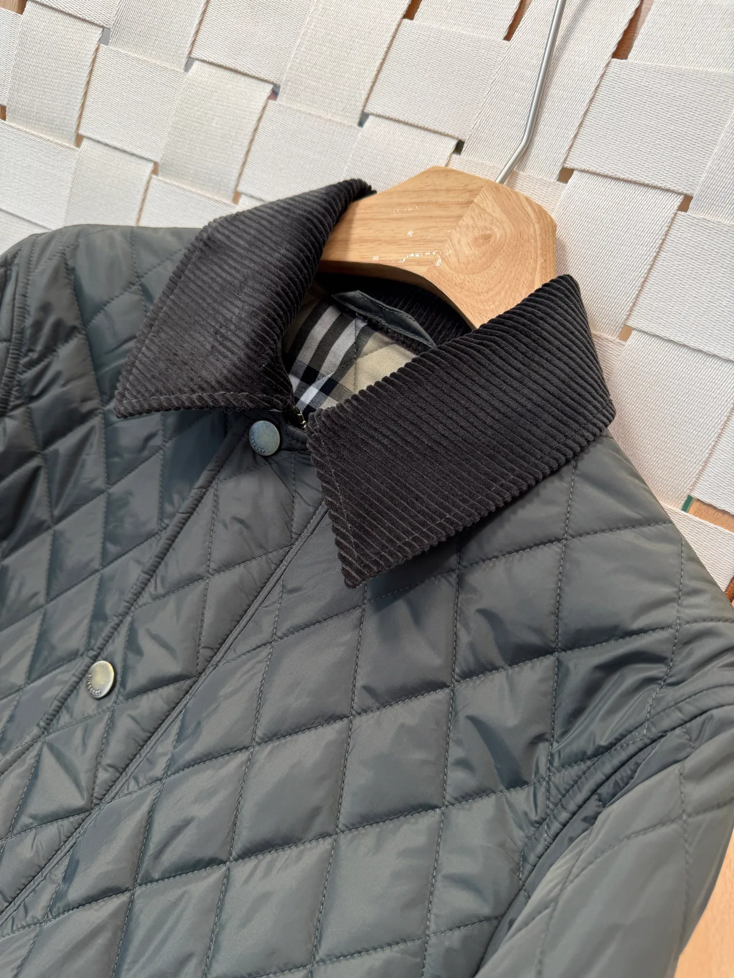 Women's Jackets And Down Jackets BURBERRY 18171381
