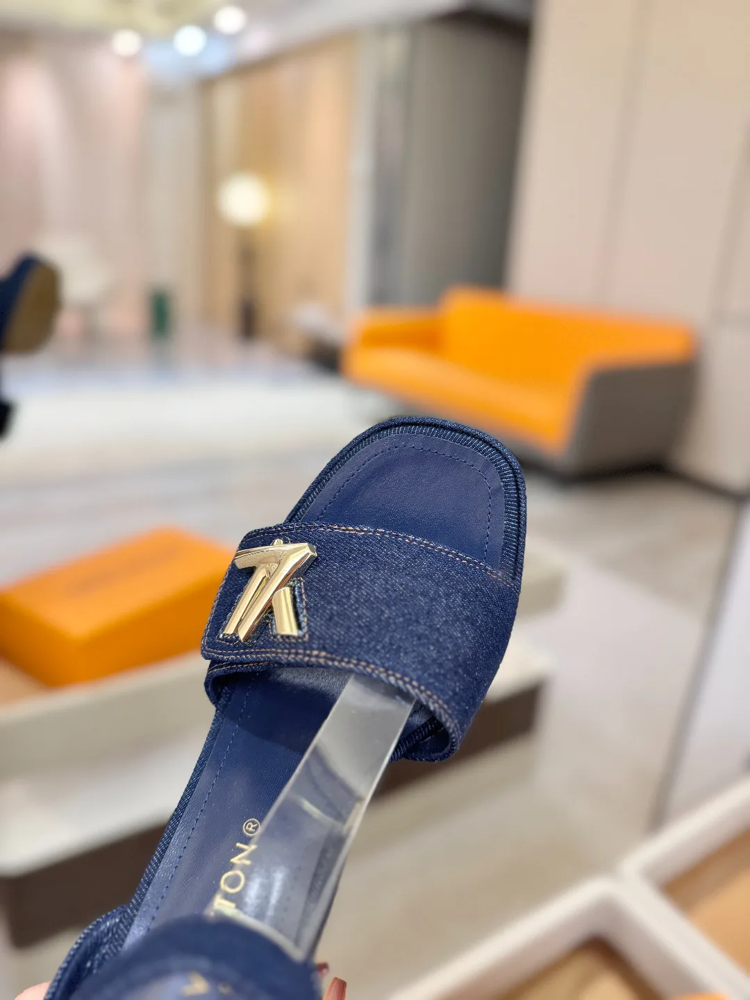 Women's Open-Toe Sandals LOUIS VUITTON 17946845