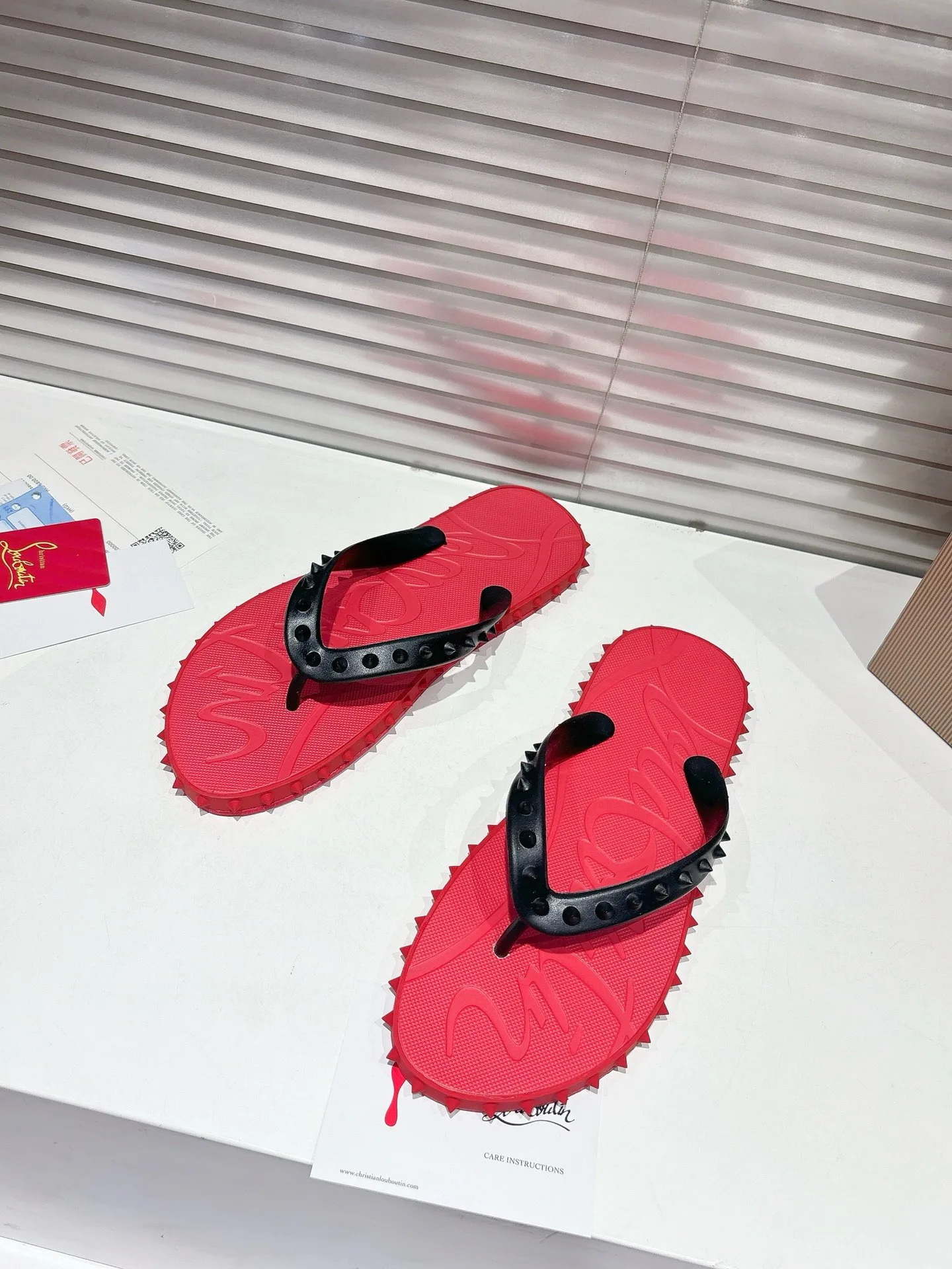 Women's Flip-Flops CHRISTIAN LOUBOUTIN 17604585