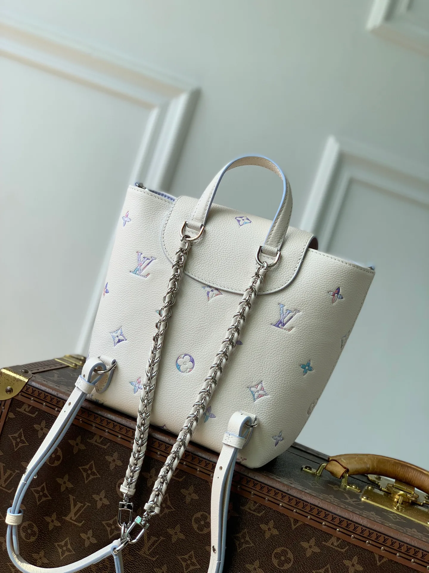Women's Classic Handbags LOUIS VUITTON 18147478