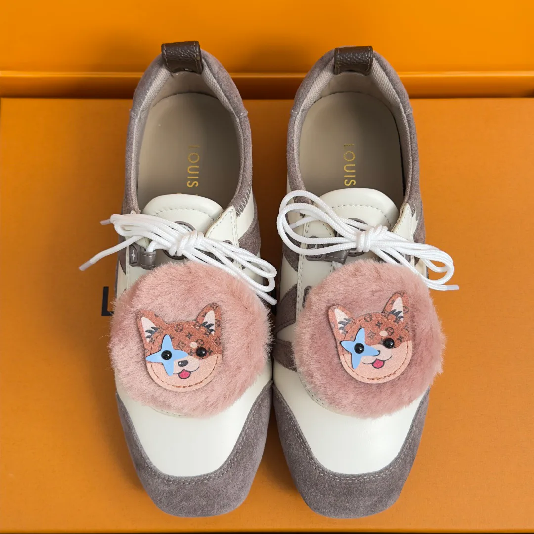 Women's Sneakers LOUIS VUITTON 18083489