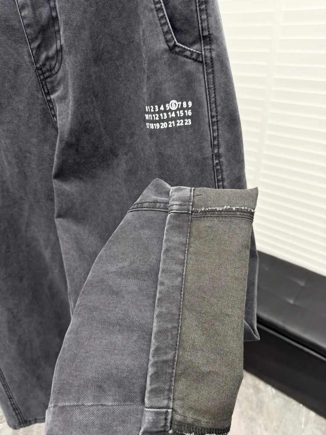 Men's Trousers MAISON MARGIELA 17942111