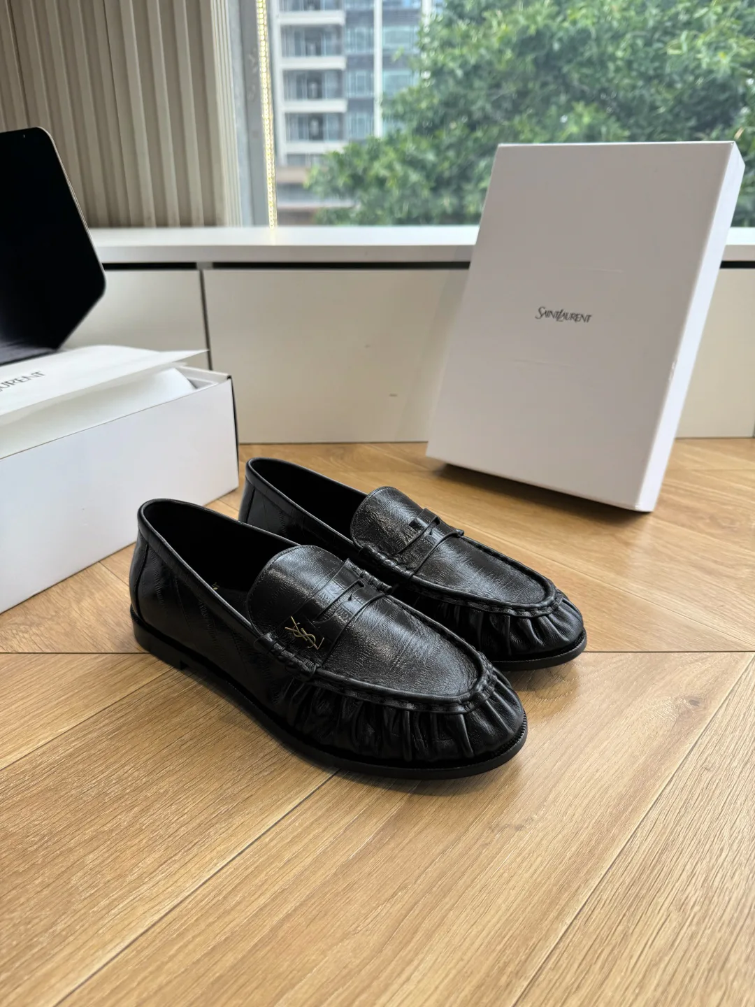 Women's Loafers And Moccasins SAINT LAURENT 17781554