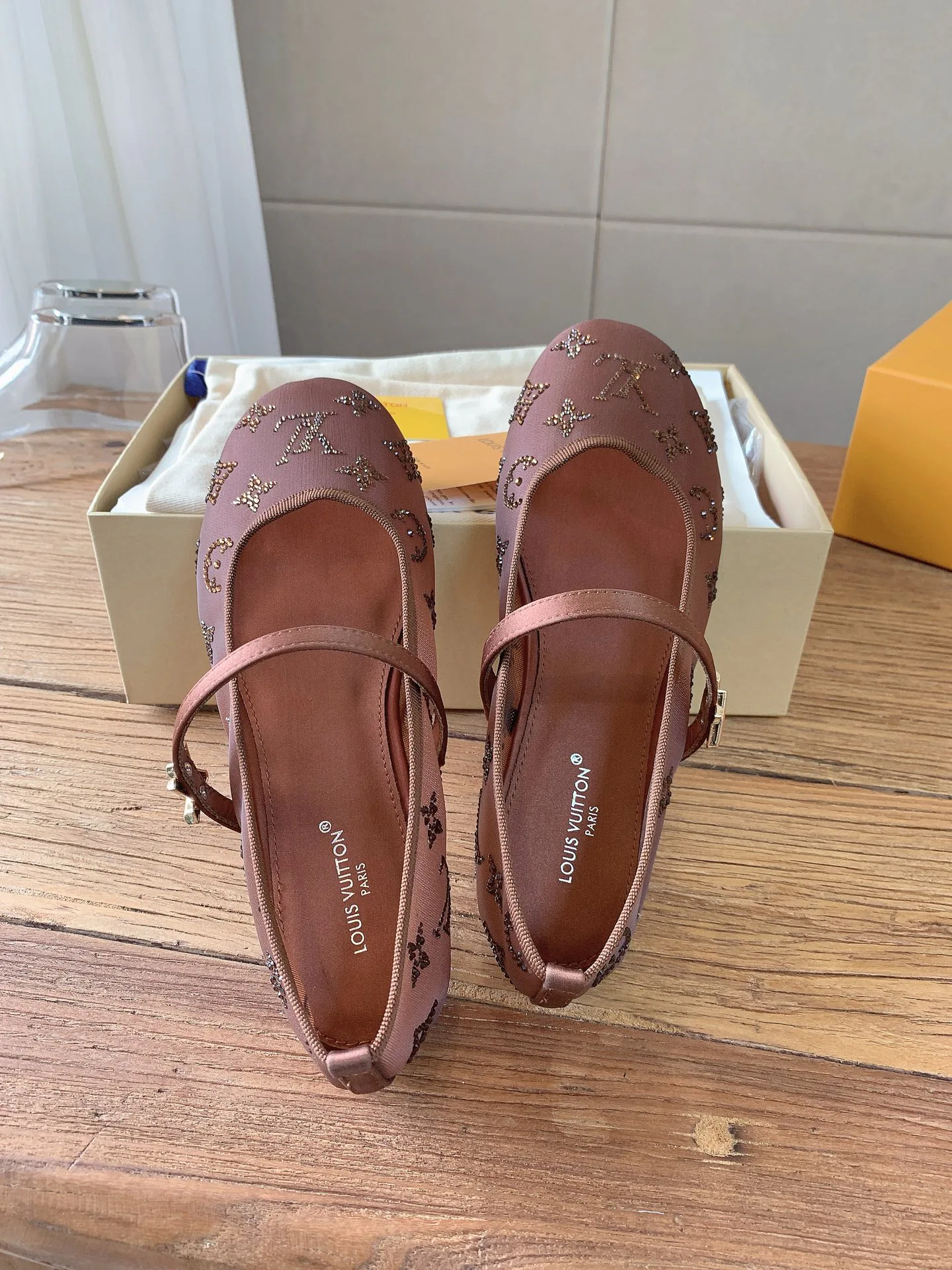 Women's Ballet Flats LOUIS VUITTON 18365401
