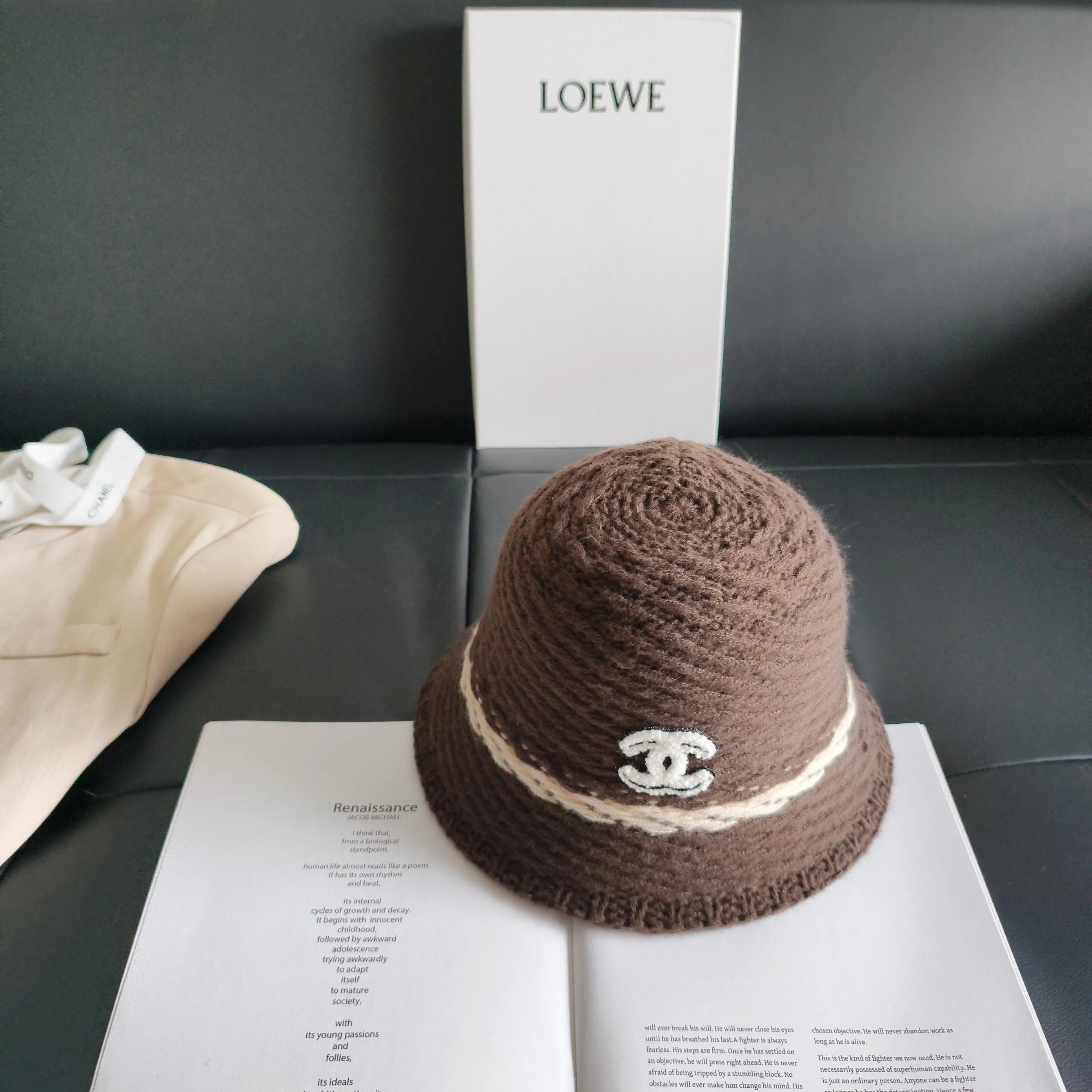 Hats CHANEL 18105307