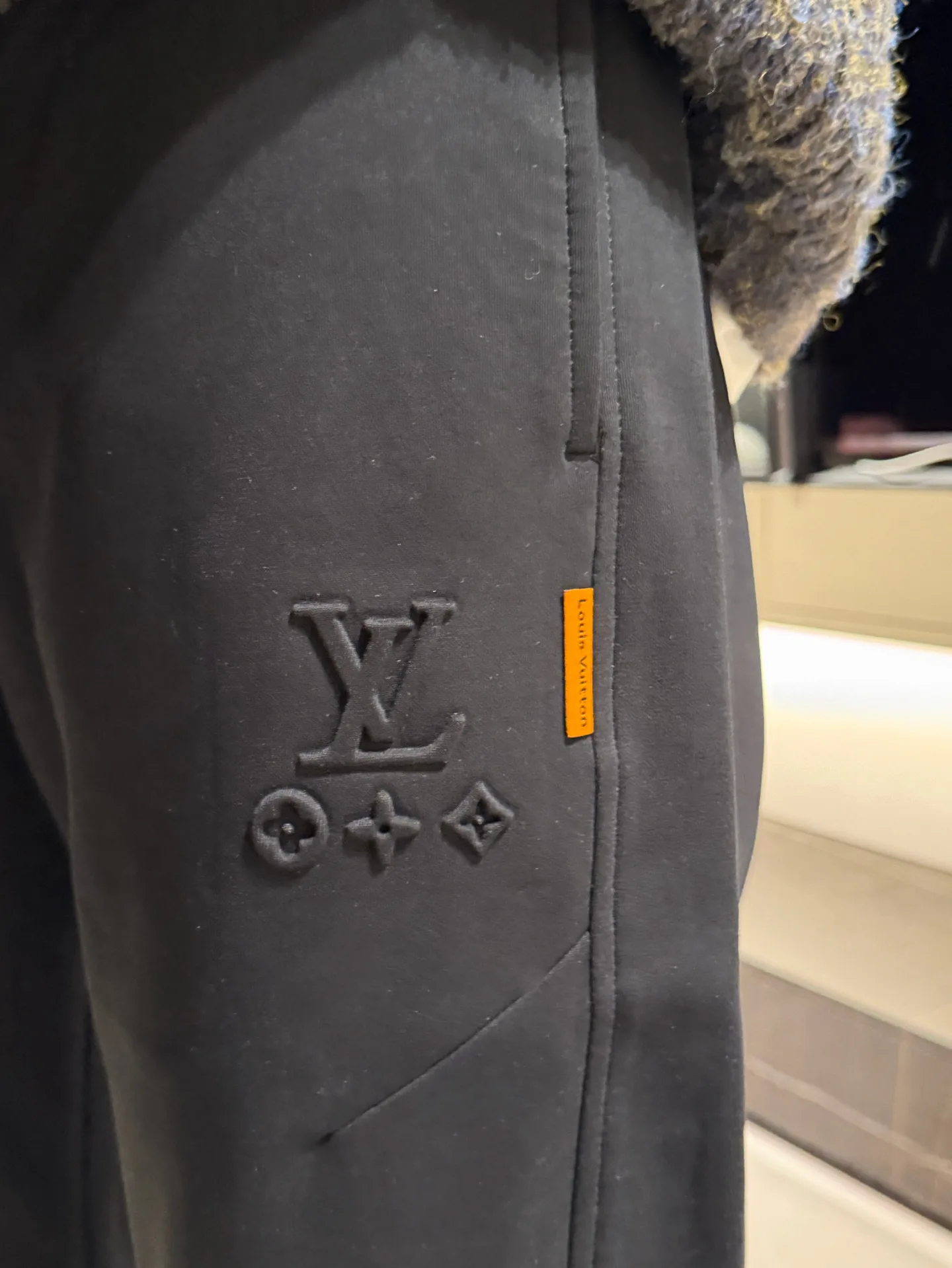 Men's Trousers LOUIS VUITTON 18499699