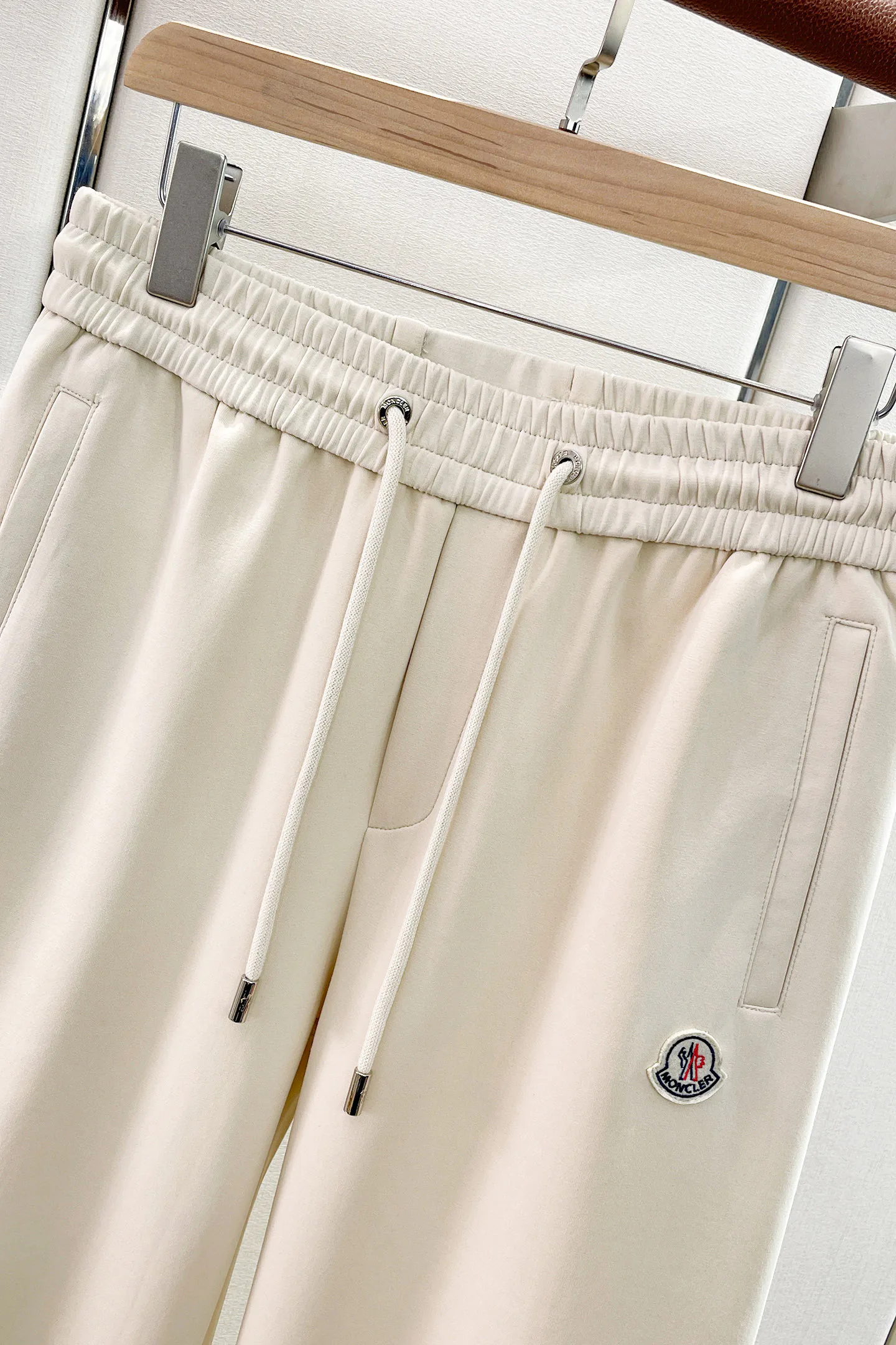 Men's Trousers MONCLER 18345700