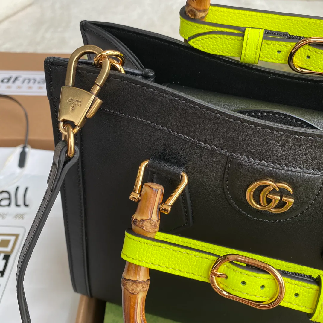 Women's Classic Handbags GUCCI 17947622